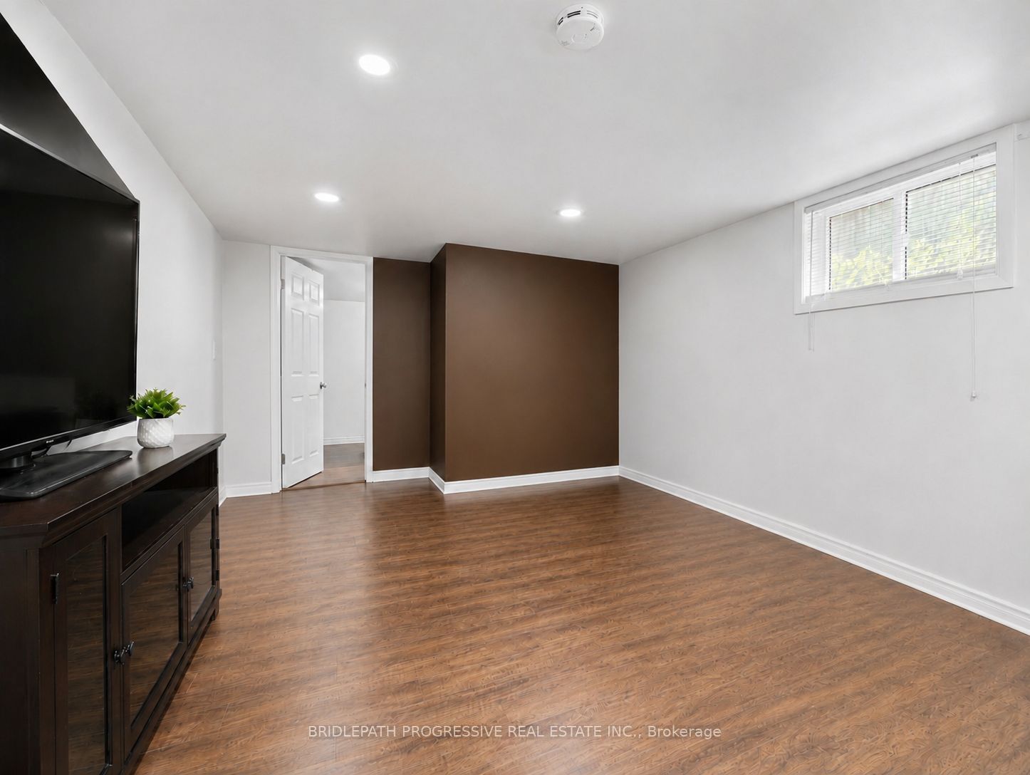 621 Wychwood Street, Oshawa, ON L1G 2T4 photo 5