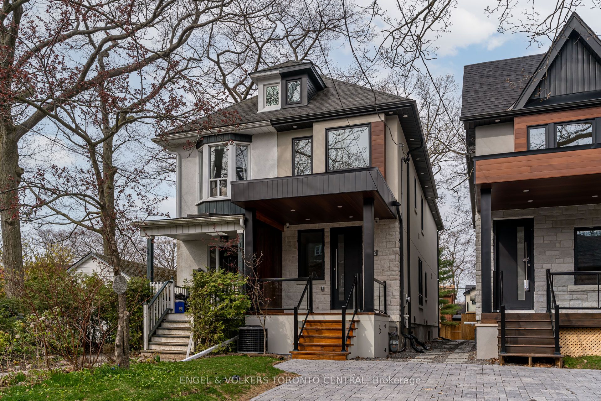 230 Willow Avenue, Toronto, ON M4E 3K7 photo 2