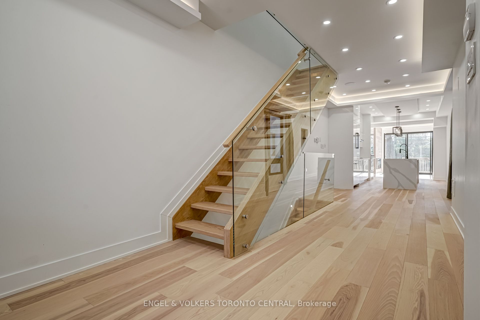 230 Willow Avenue, Toronto, ON M4E 3K7 photo 5