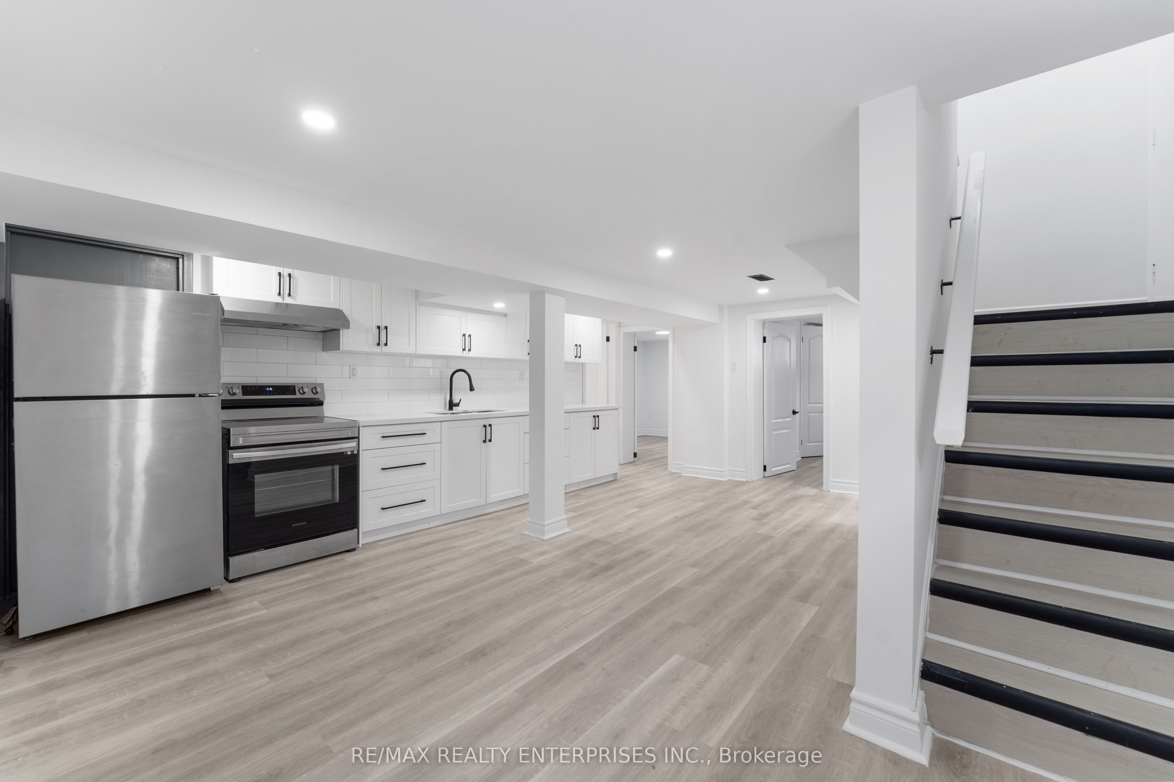 3 Dallyn Crescent BSMT, Toronto, ON M1K 4V8