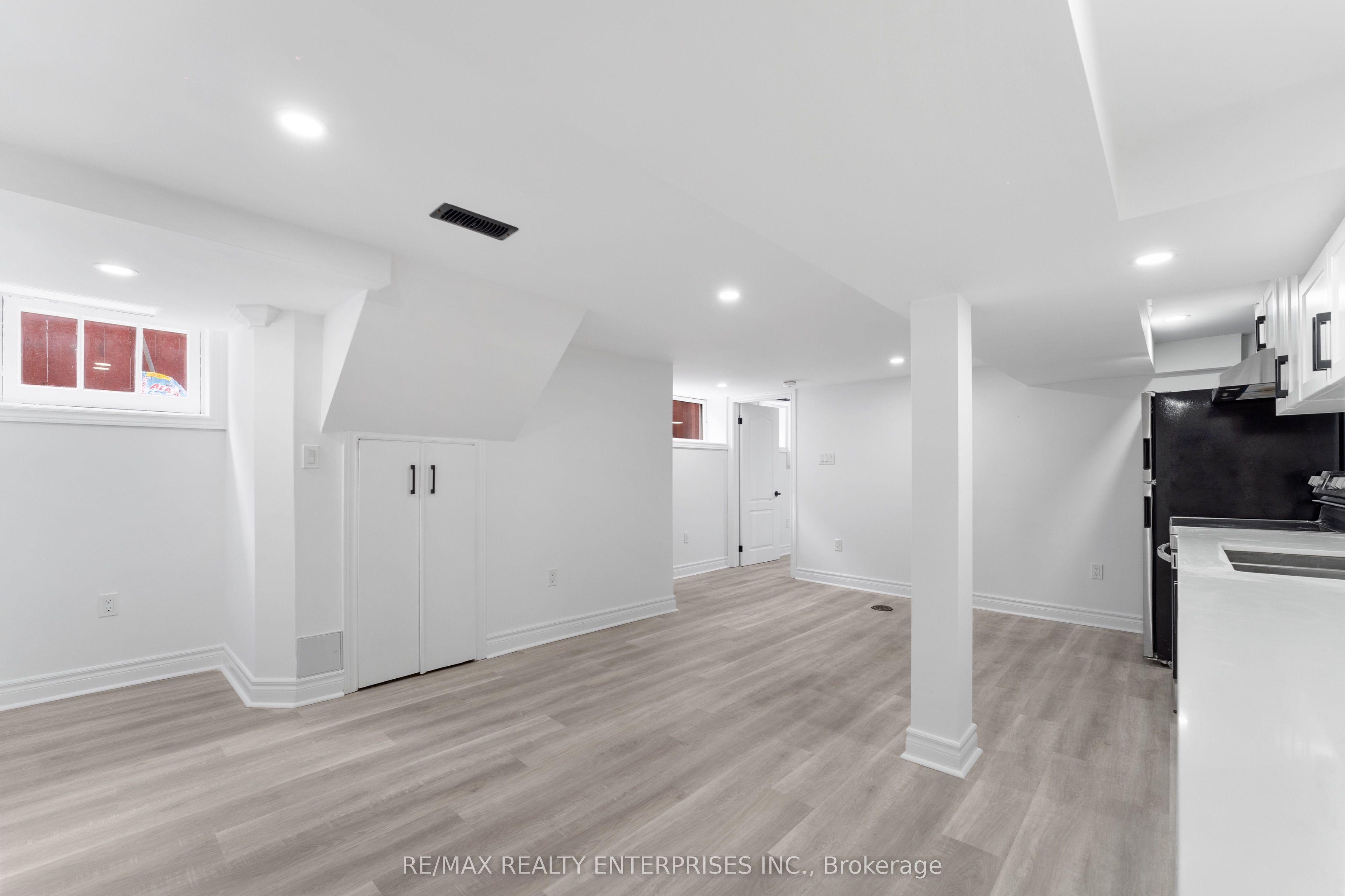 3 Dallyn Crescent BSMT, Toronto, ON M1K 4V8 photo 5