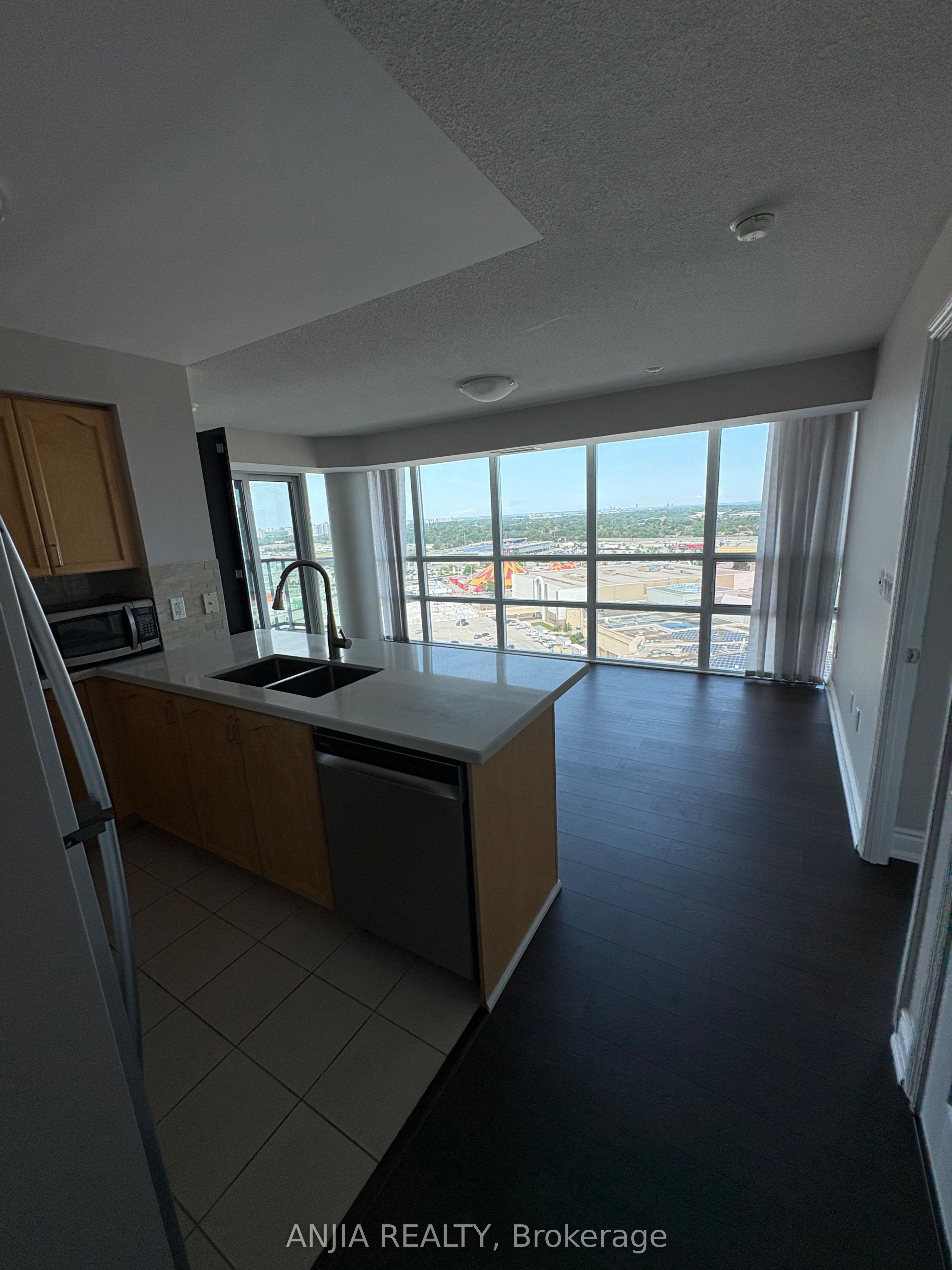 60 Brian Harrison Way 1804, Toronto, ON M1P 5J5 photo 5