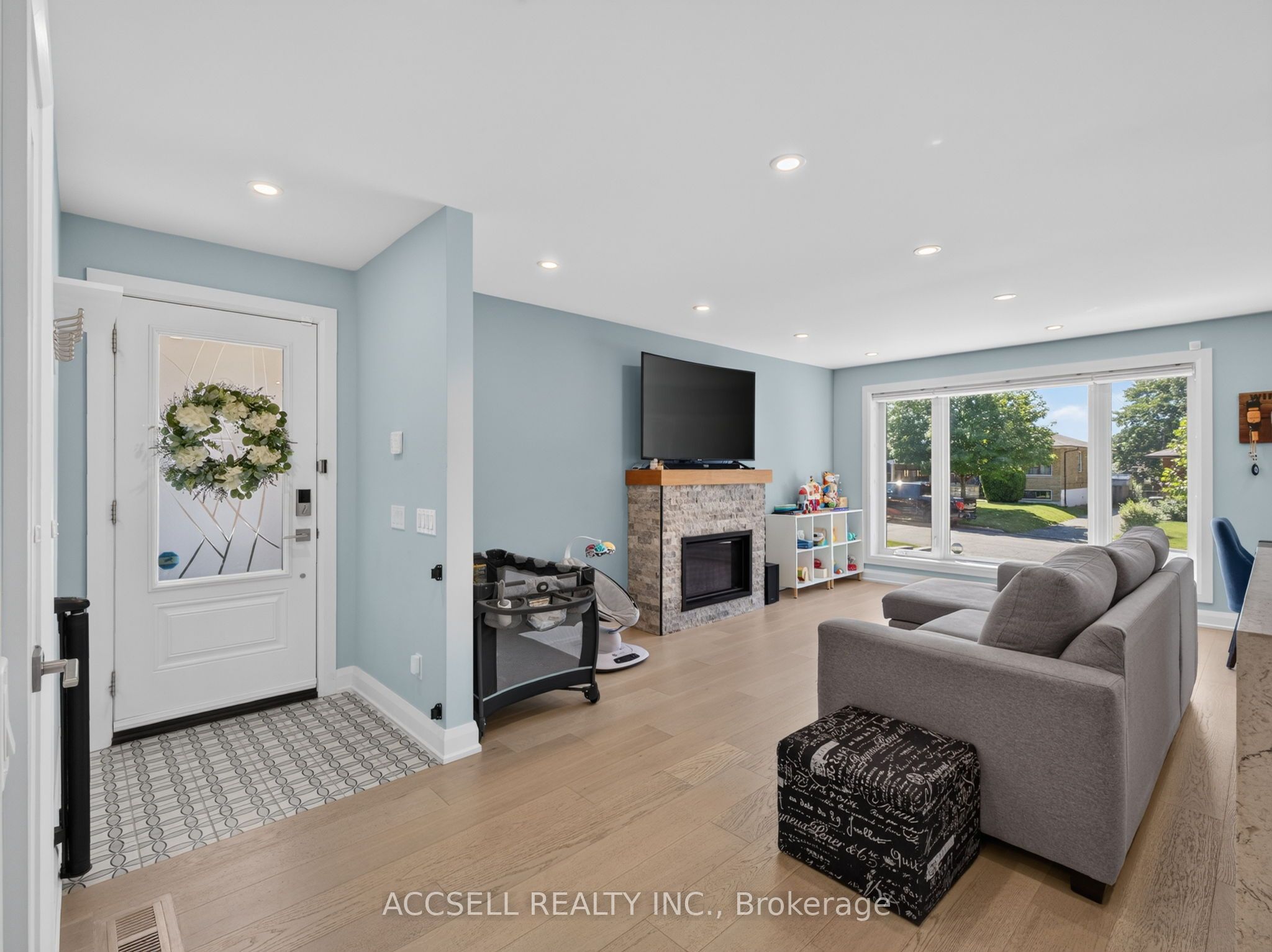 10 Sylla Avenue, Toronto, ON M1R 4W7 photo 3