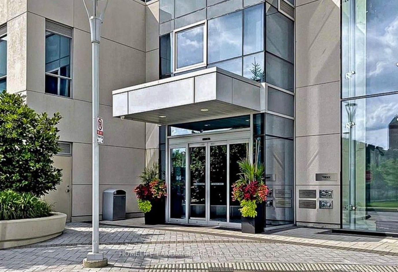 255 Village Green Square 1609, Toronto, ON M1S 0L7 photo 2