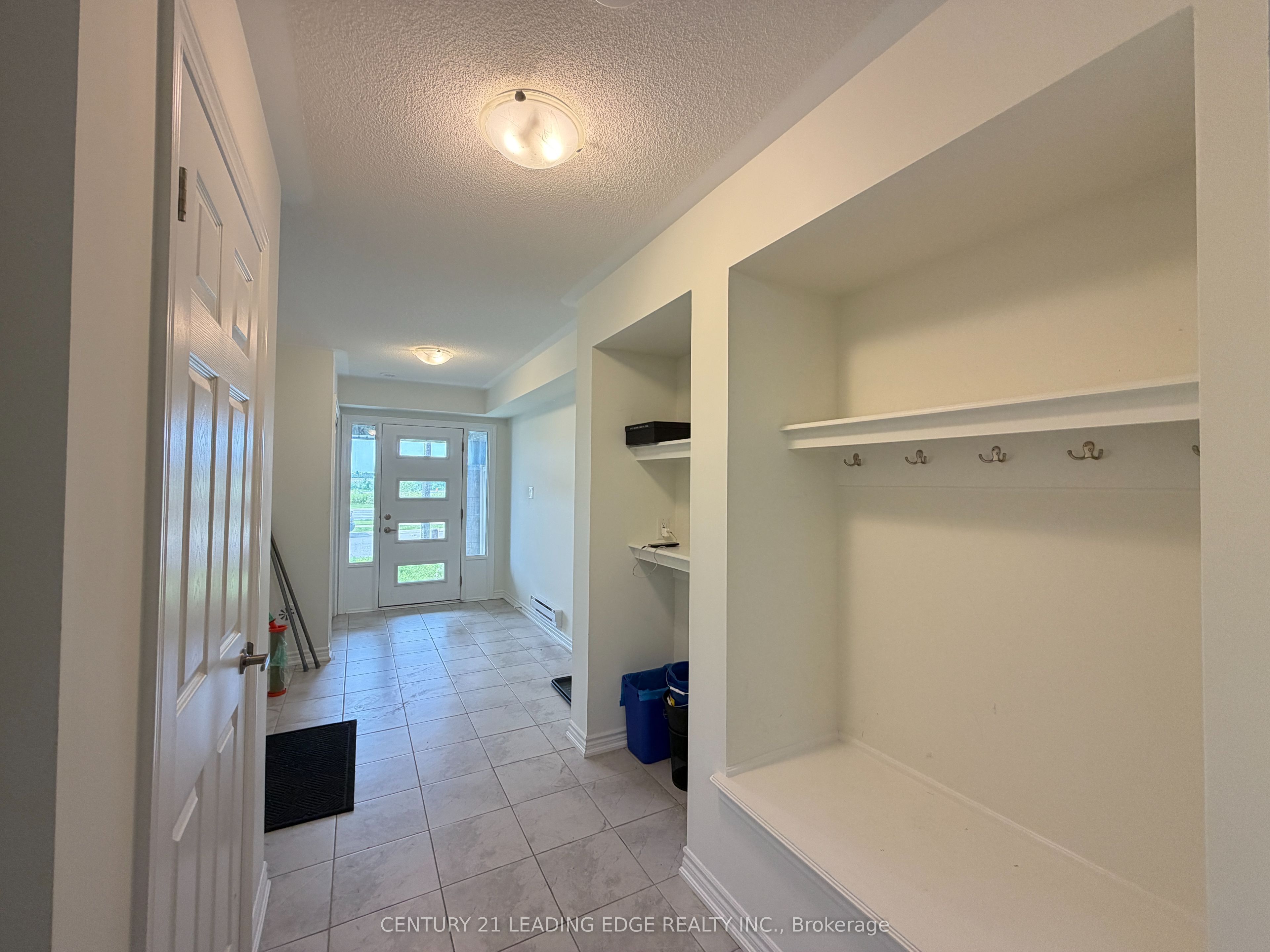 70 Lockyer Drive, Whitby, ON L1P 0M3 photo 3