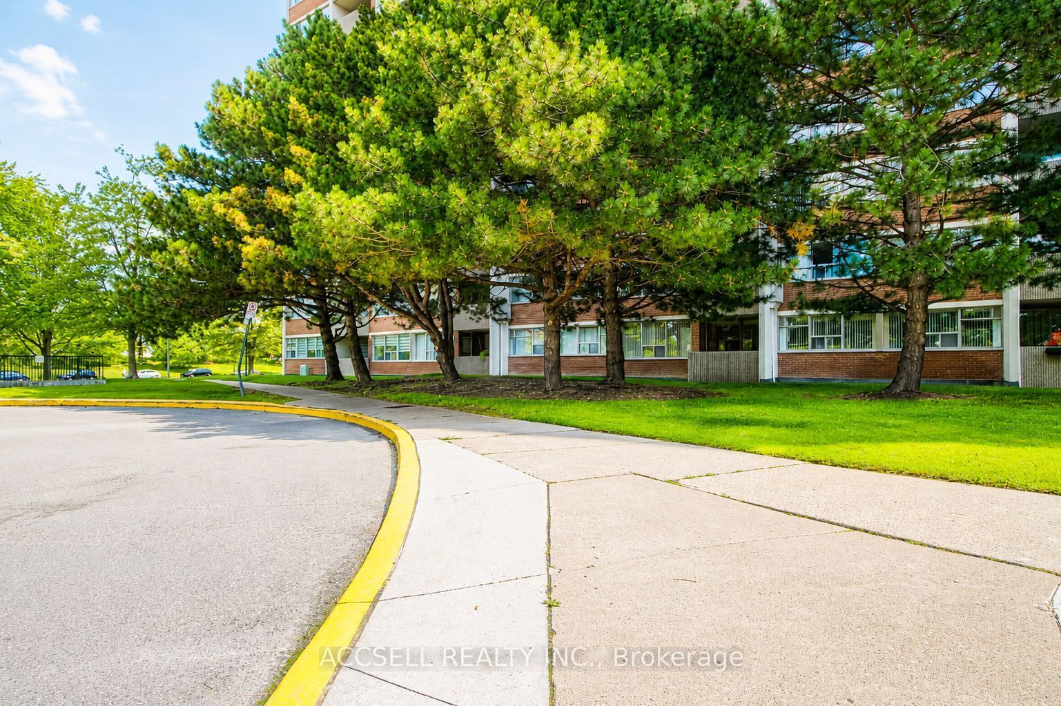 45 silver springs Boulevard, Toronto, ON M1V 1R2 photo 2