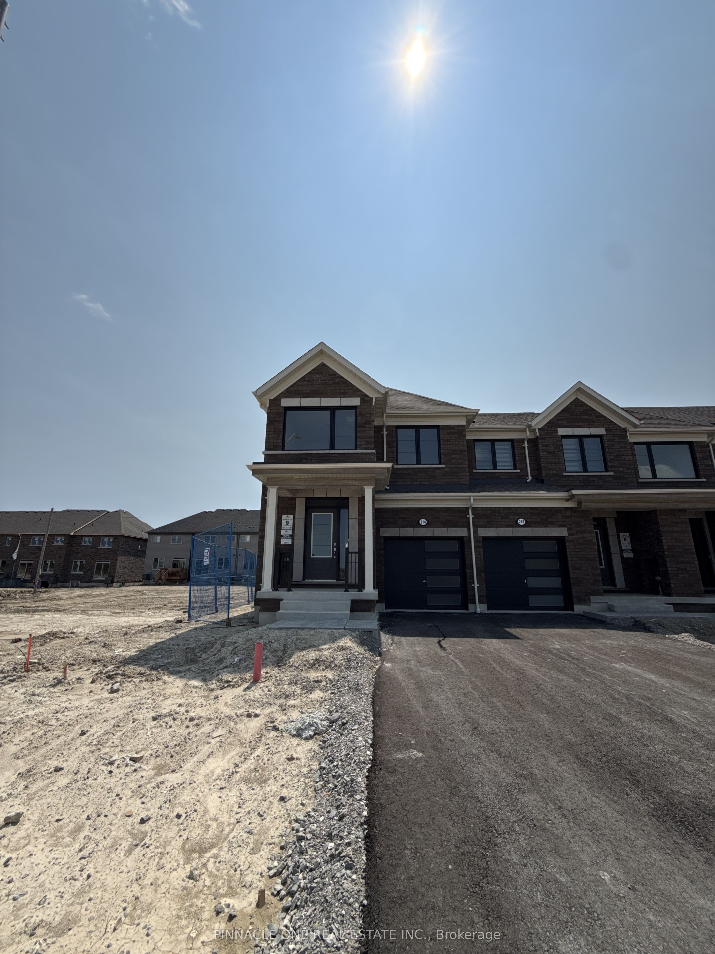 214 Stinson Crescent, Clarington, ON L1E 2S3