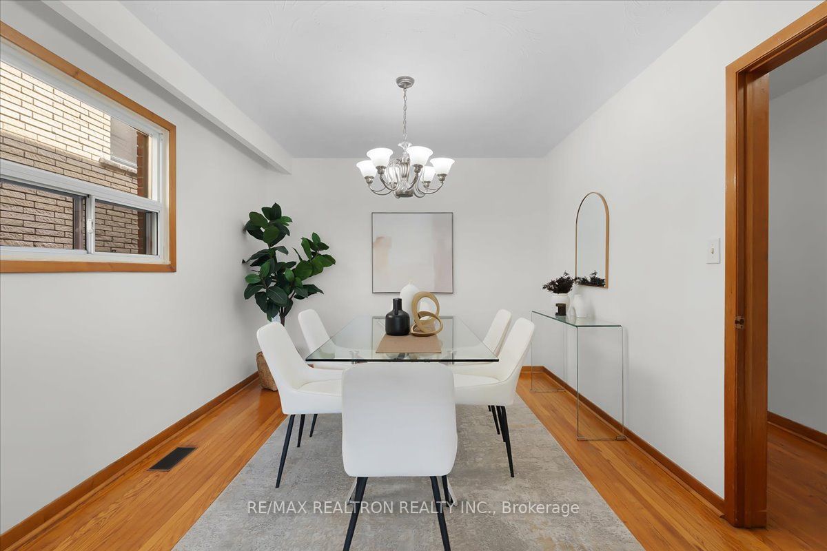 283 Hiawatha Road, Toronto, ON M4L 2Y3 photo 5