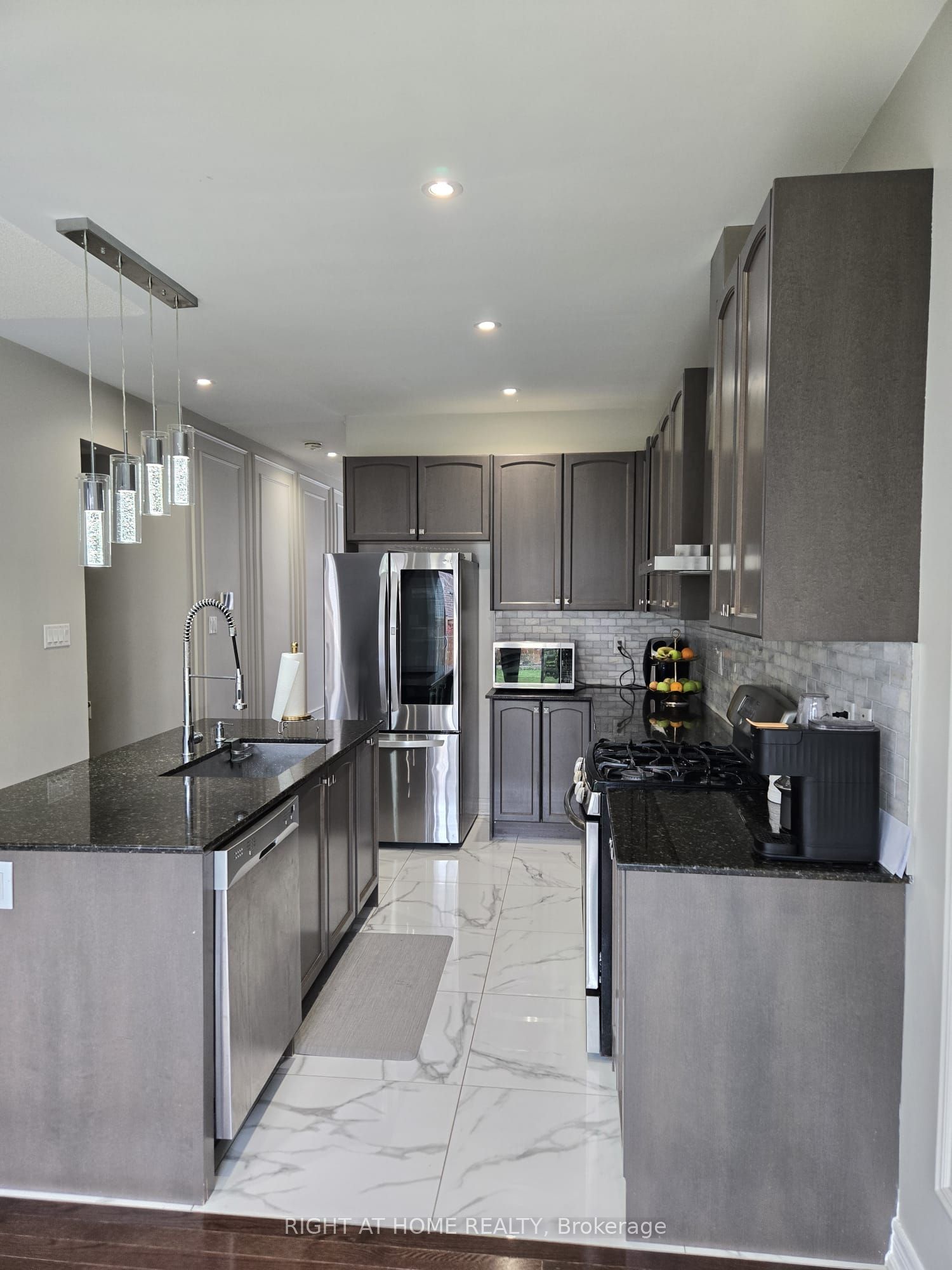 14 Ogston Crescent, Whitby, ON L1P 0G9 photo 4