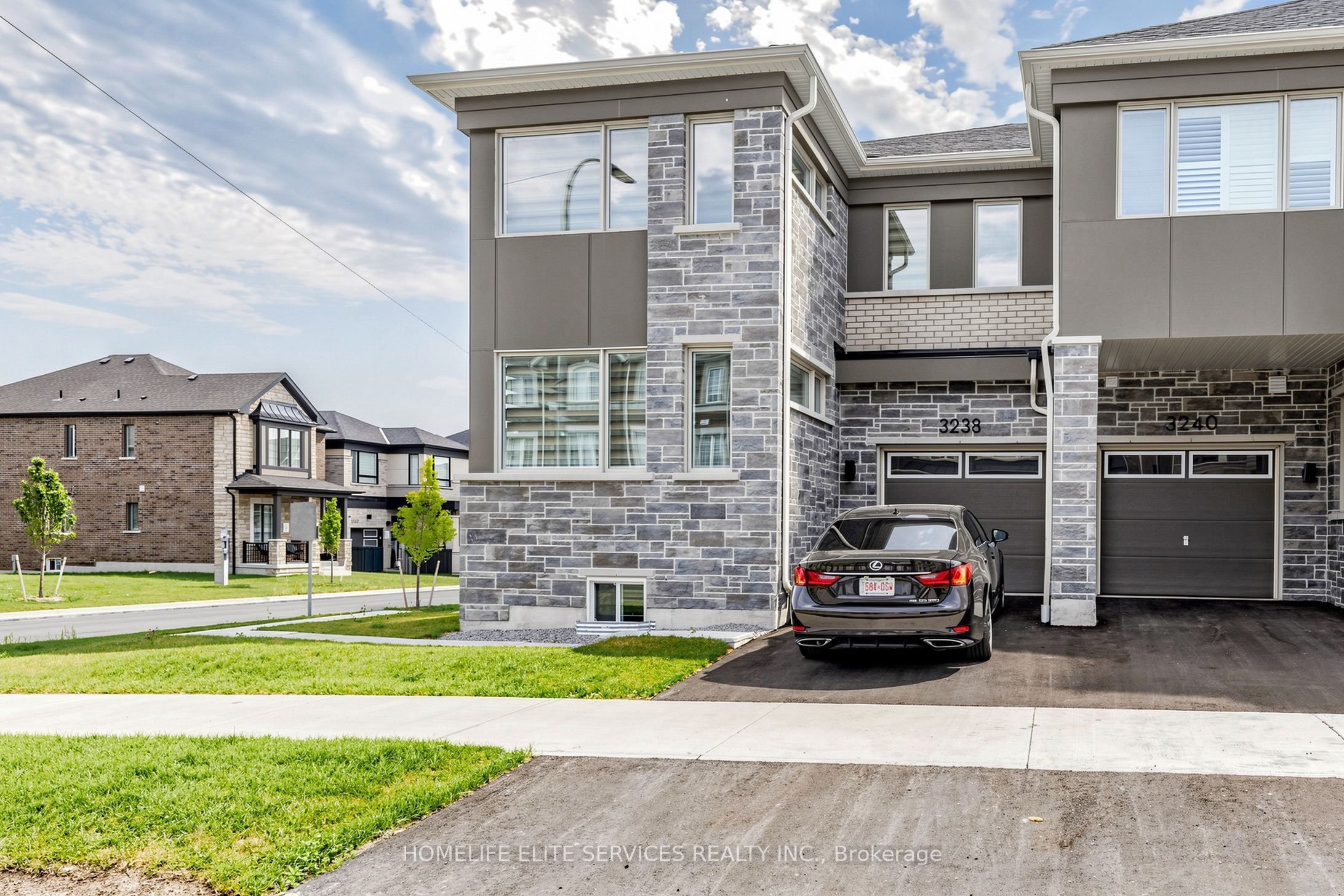 3238 Brigadier Avenue, Pickering, ON L1X 0N4 photo 5