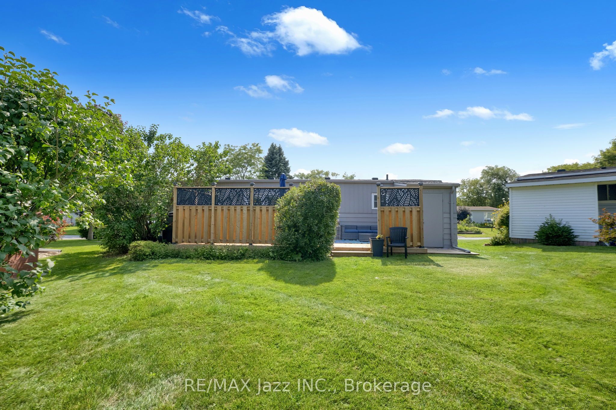 8 Wheelhouse Drive, Clarington, ON L1B 1B9 photo 2