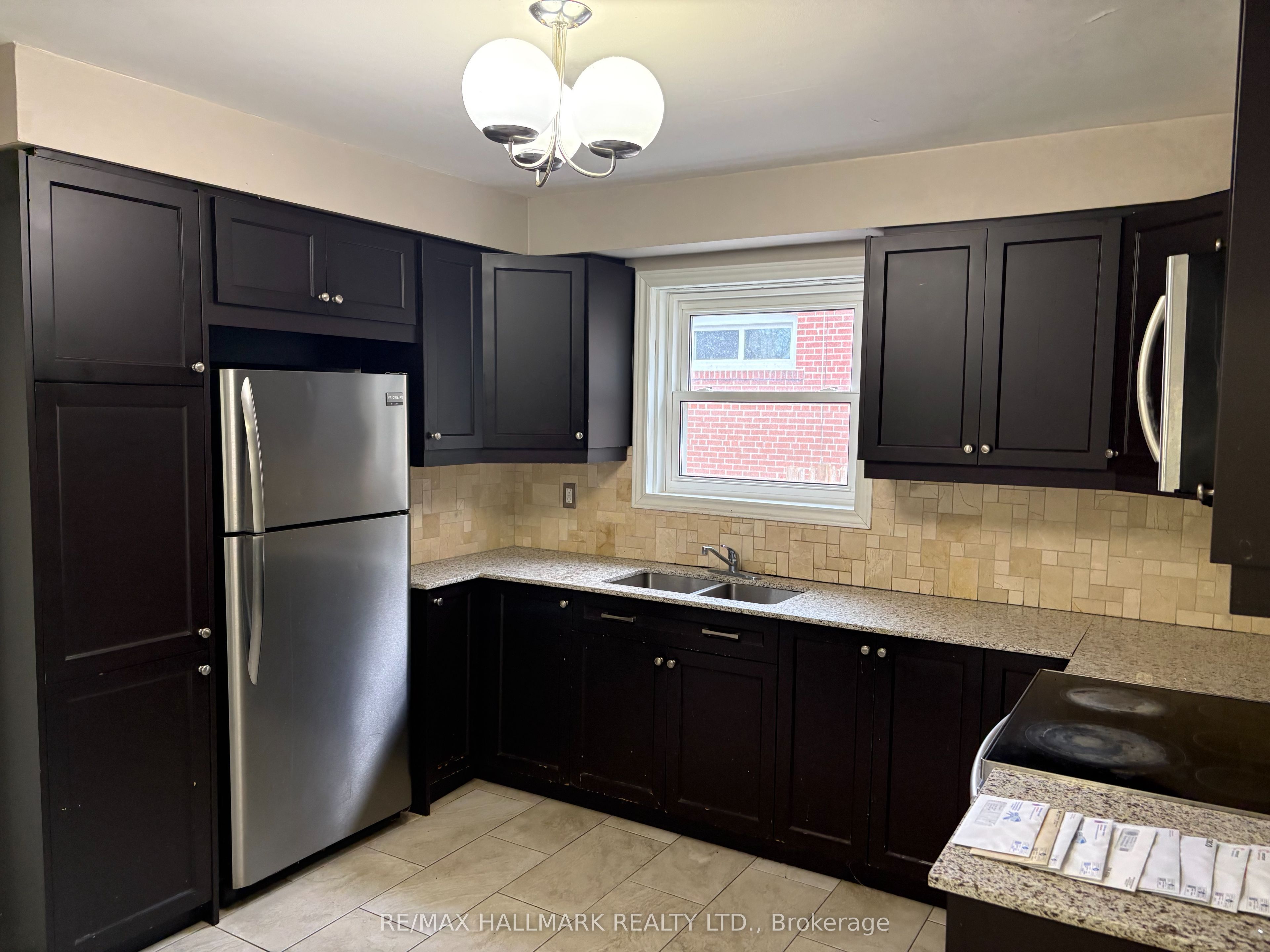 64 Dale Avenue, Toronto, ON M1J 3J5 photo 2