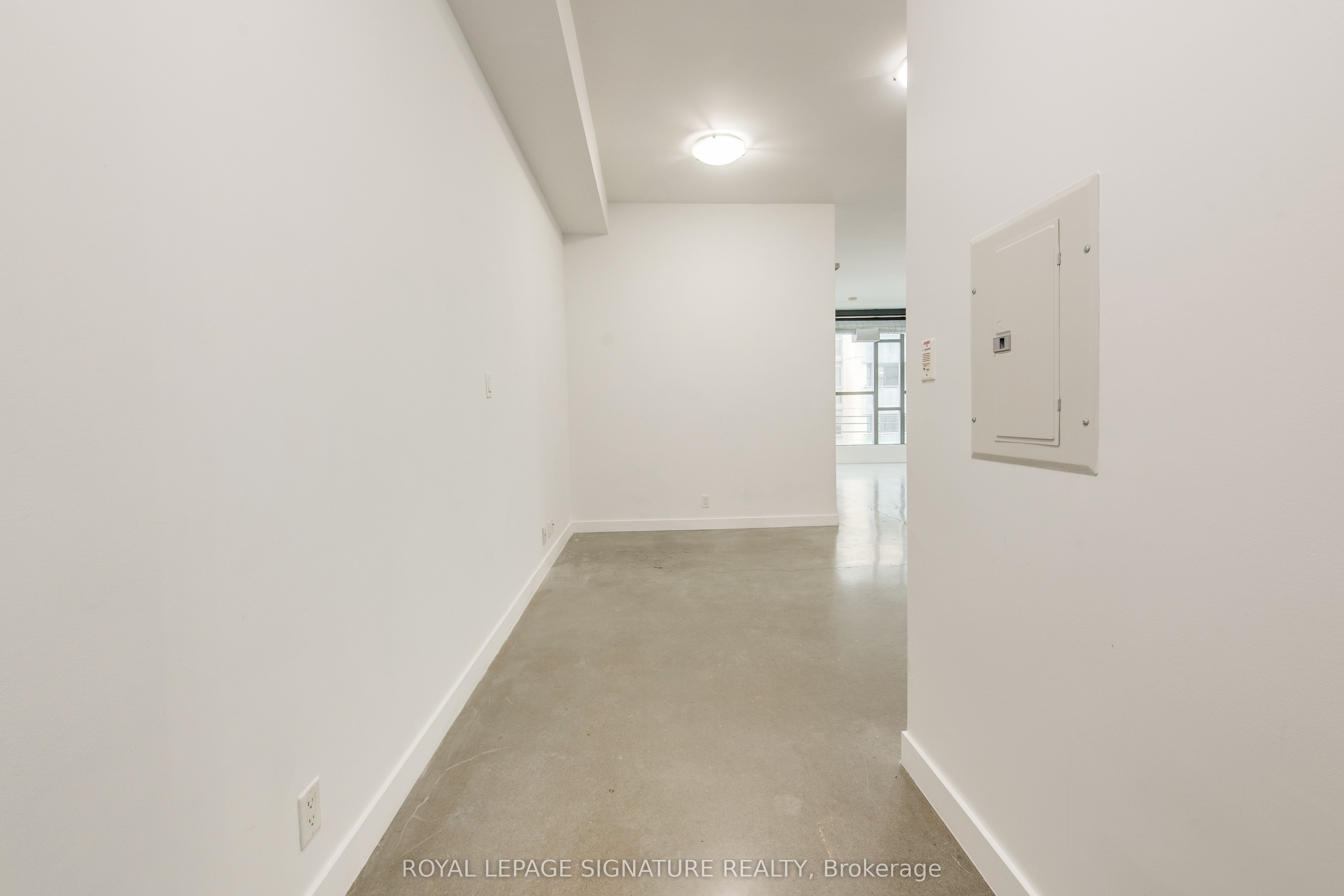 625 Queen Street E 211, Toronto, ON M4M 1G7 photo 4