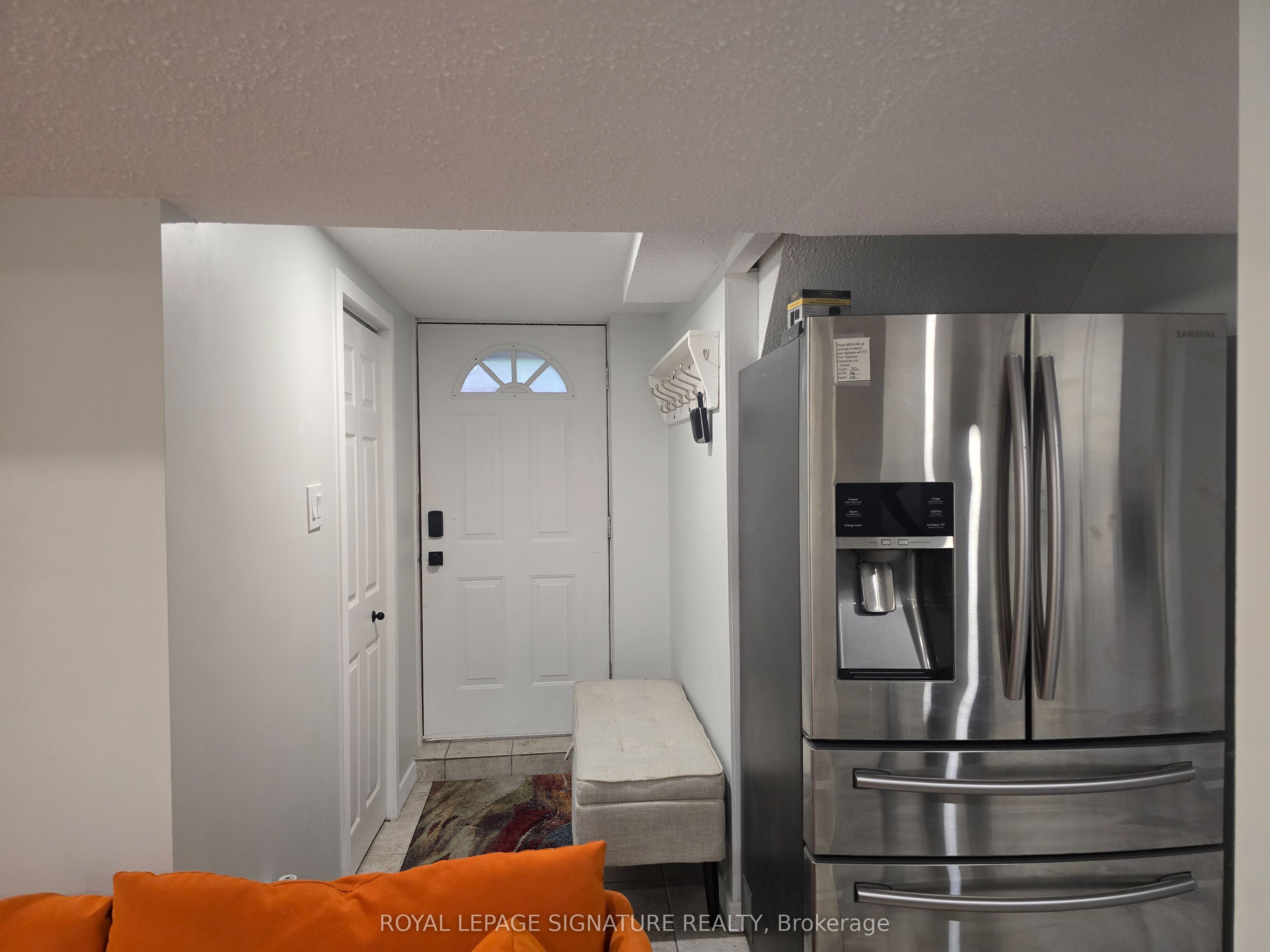 211 Glen Hill Drive Lower, Whitby, ON L1N 7J5 photo 3