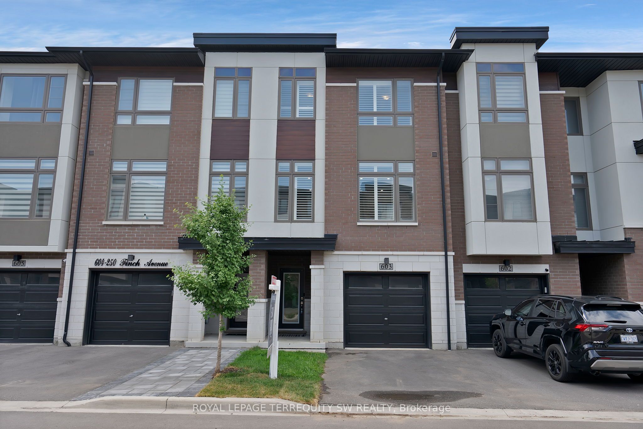 250 Finch Avenue 603, Pickering, ON L1V 0G6 photo 2