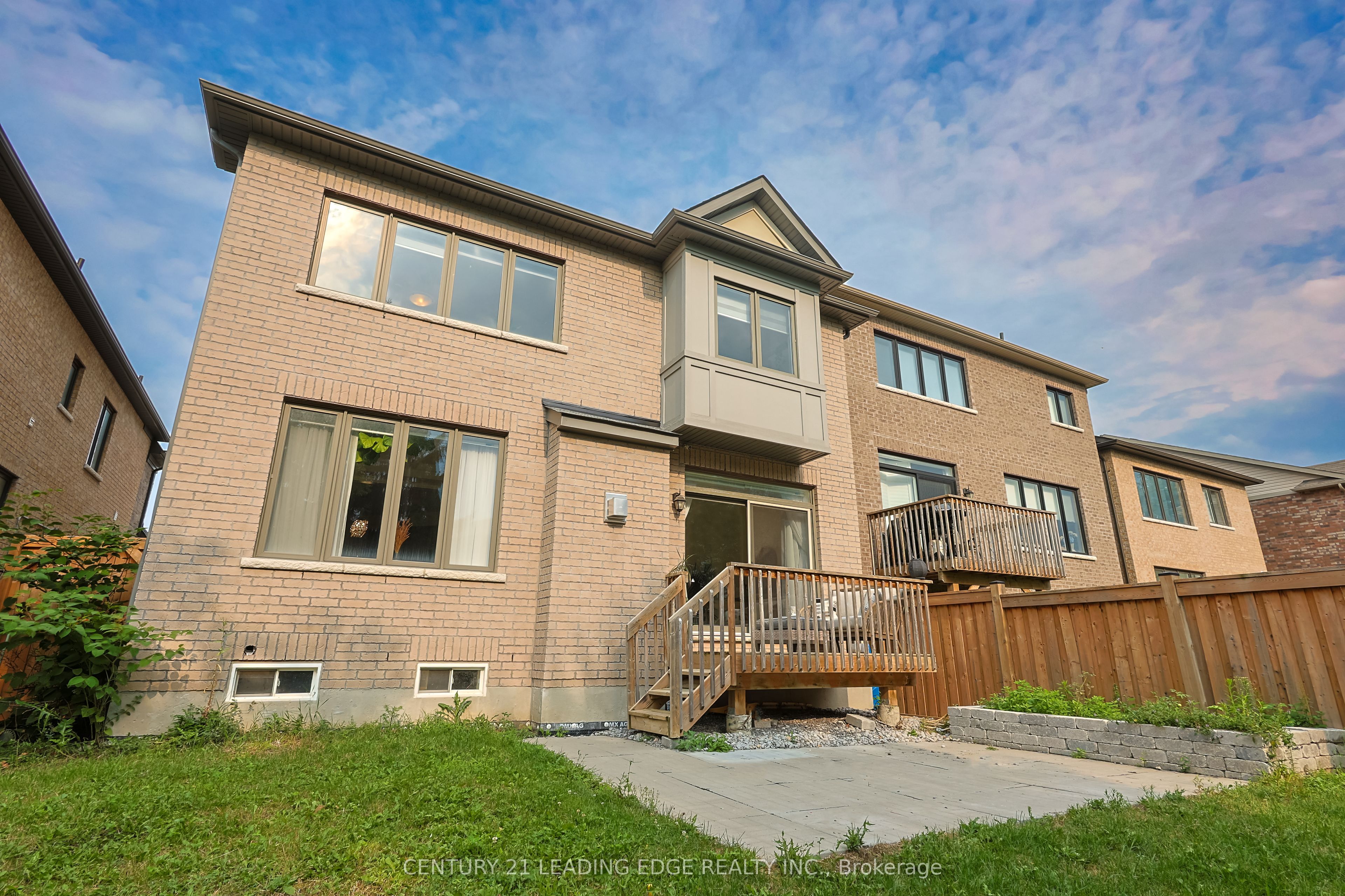 60 Bremner Street, Whitby, ON L1R 0P8 photo 3