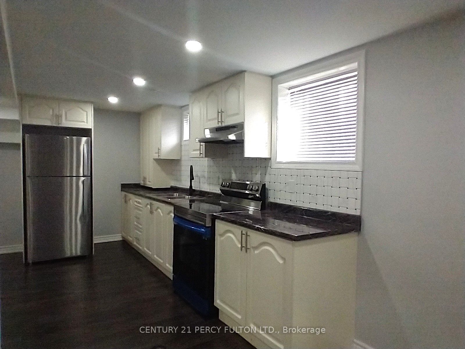 401 Anderson Street, Whitby, ON L1N 3V8 photo 4