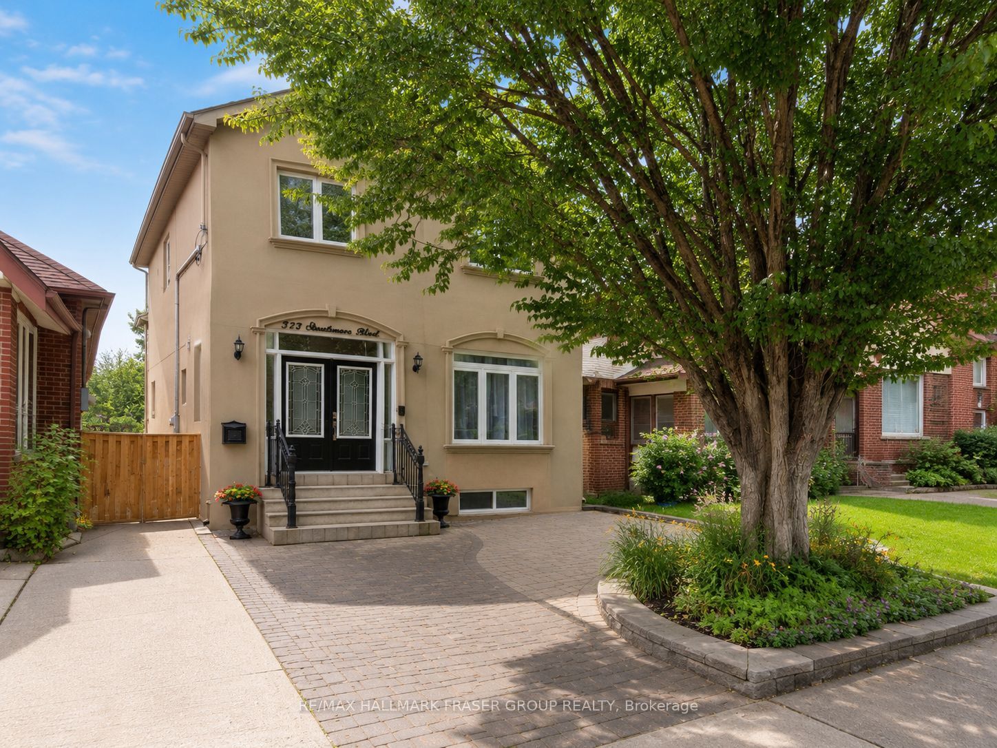 373 Strathmore Boulevard Basement, Toronto, ON M4C 1N4