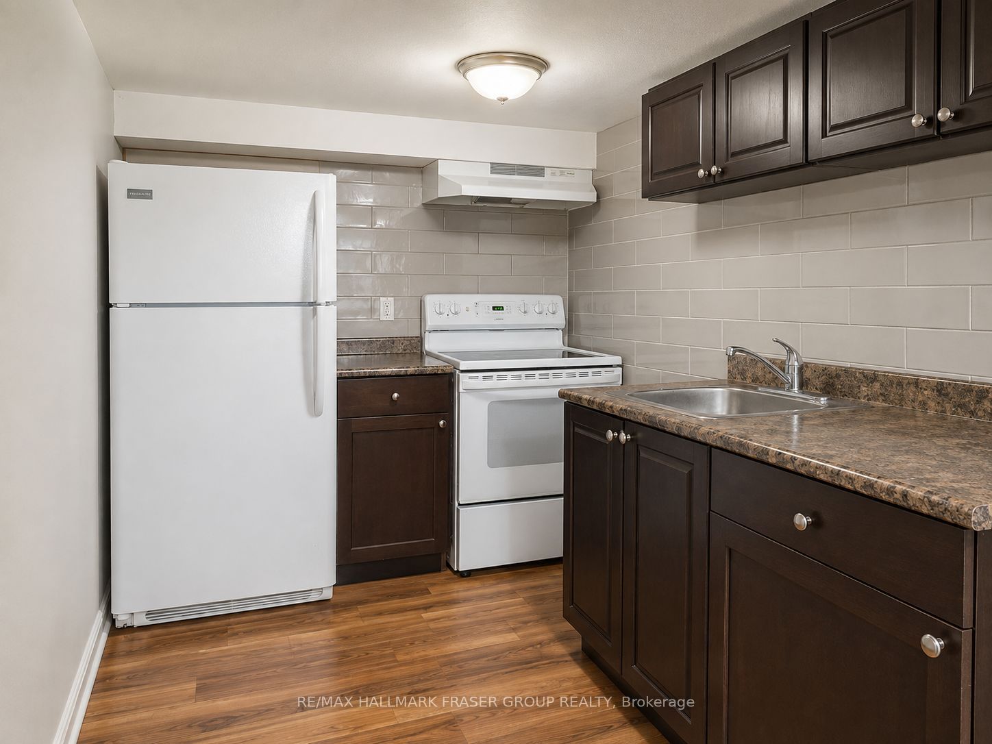 373 Strathmore Boulevard Basement, Toronto, ON M4C 1N4 photo 2