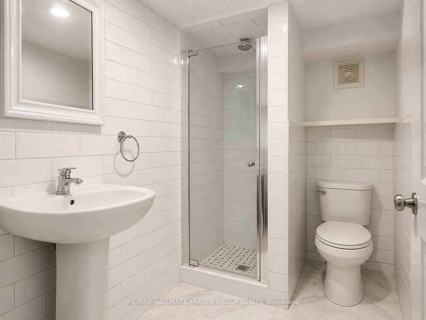 373 Strathmore Boulevard Basement, Toronto, ON M4C 1N4 photo 3