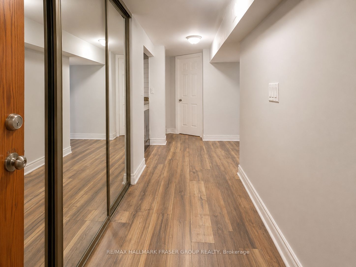 373 Strathmore Boulevard Basement, Toronto, ON M4C 1N4 photo 4