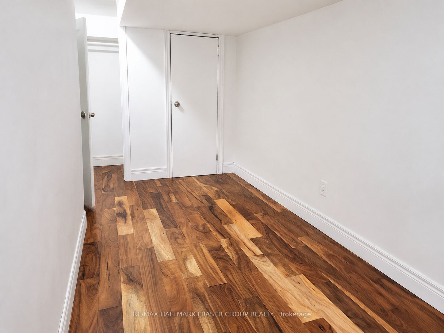 373 Strathmore Boulevard Basement, Toronto, ON M4C 1N4 photo 5