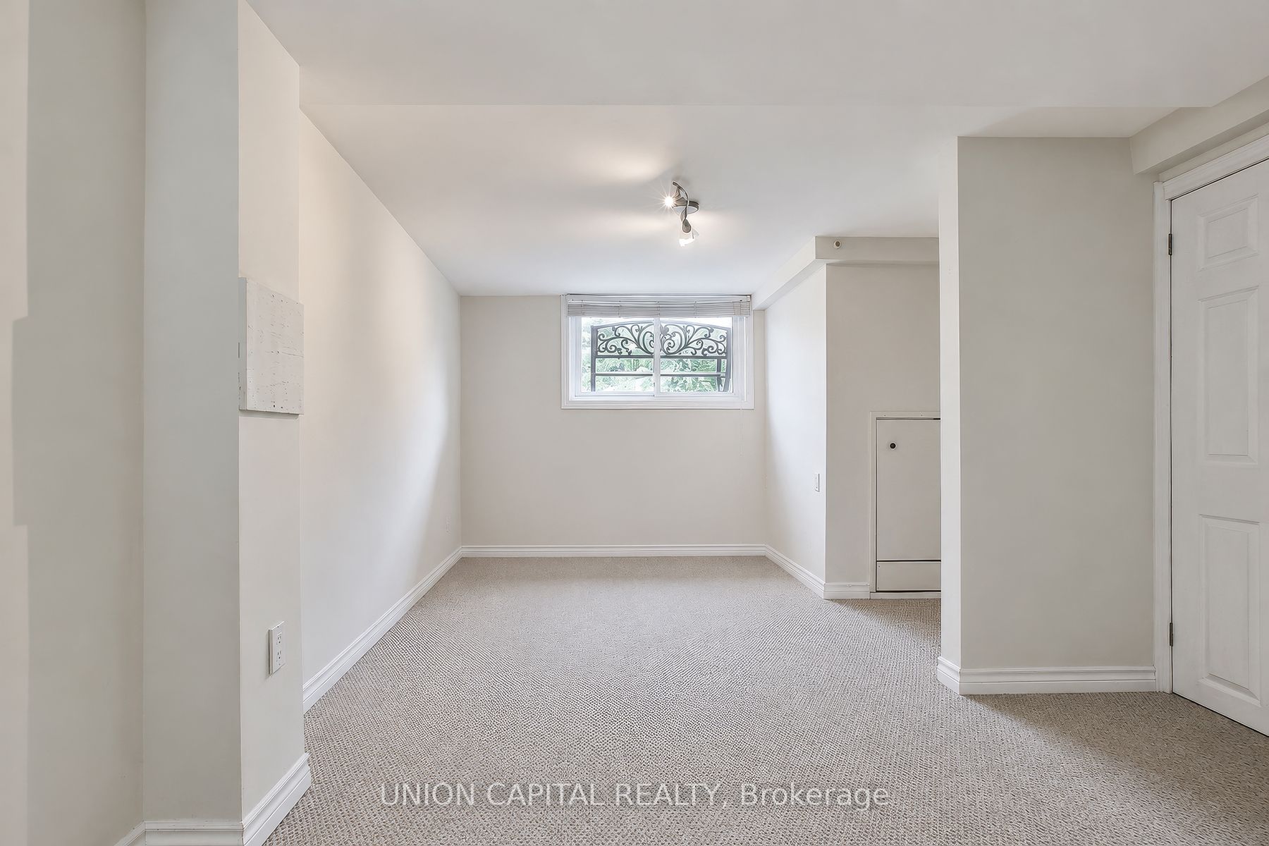 50 Wichey Road Lower, Toronto, ON M1C 2H9 photo 4