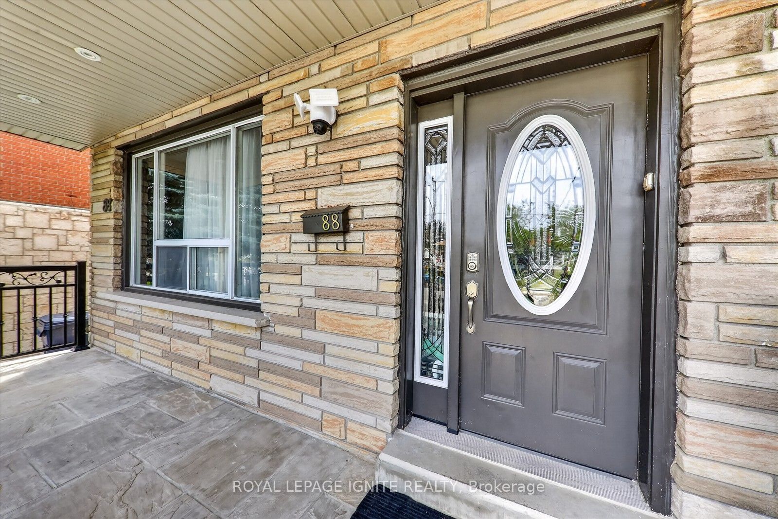 88 South Edgely Avenue Main, Toronto, ON M1N 3L1 photo 5