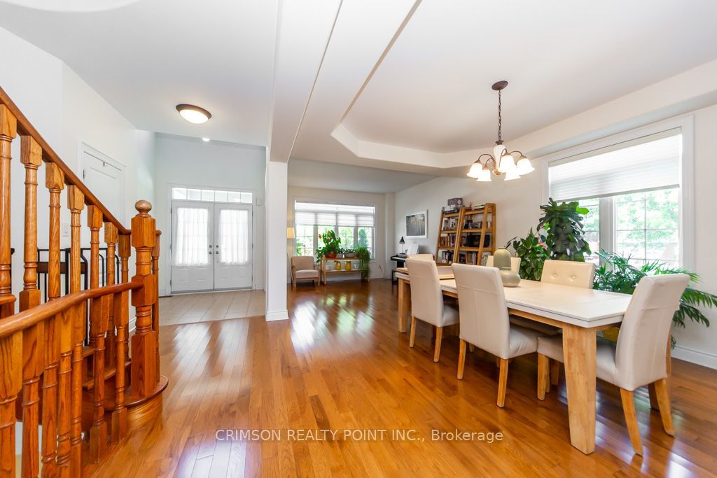 2304 Canterbury Crescent, Pickering, ON L1X 0A6 photo 5