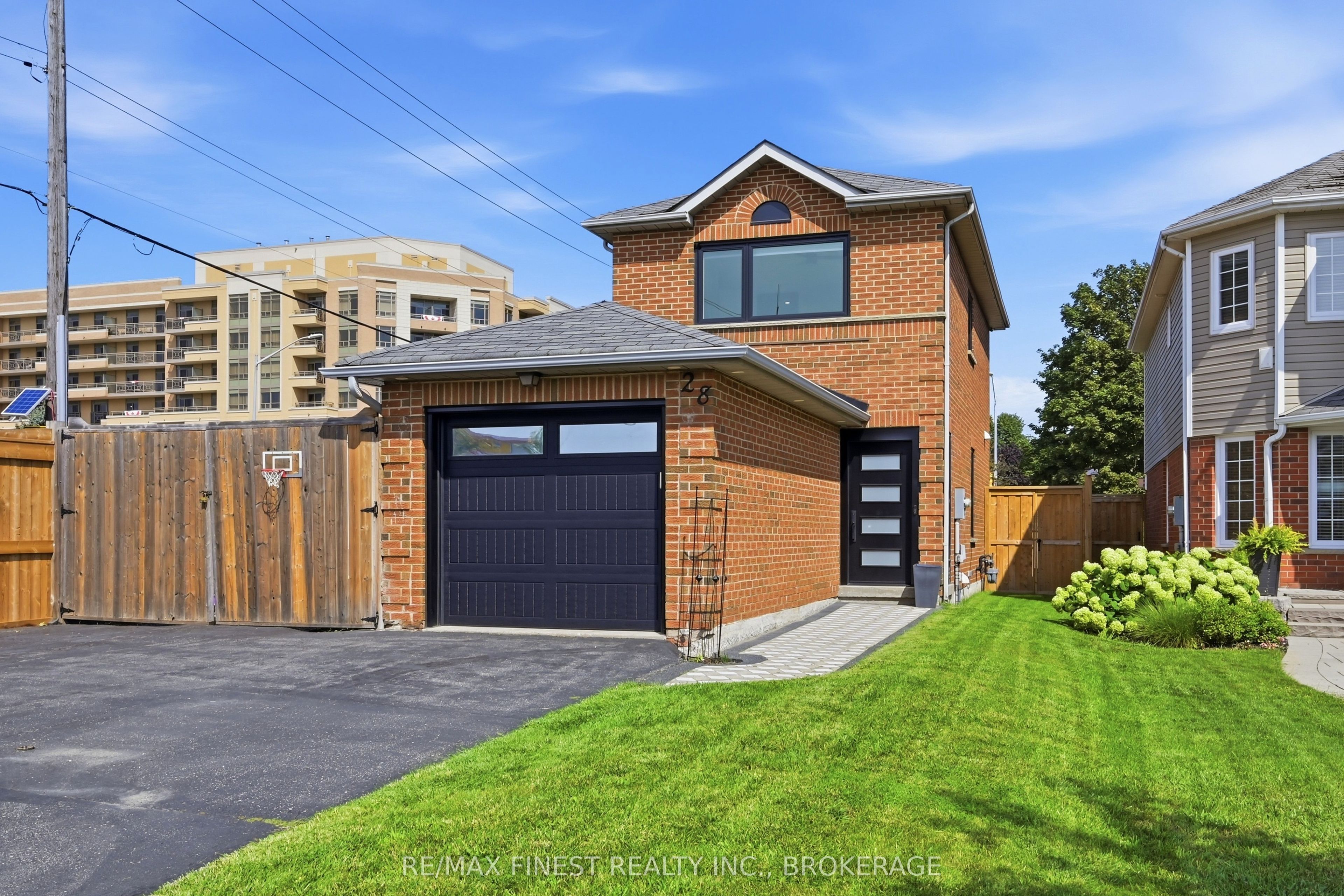 28 Melborne Court, Whitby, ON L1R 1S2 photo 3