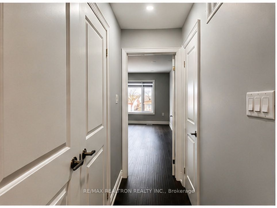 11 North Bonnington Avenue (Main Fl & 2nd Fl), Toronto, ON M1K 1X3 photo 4