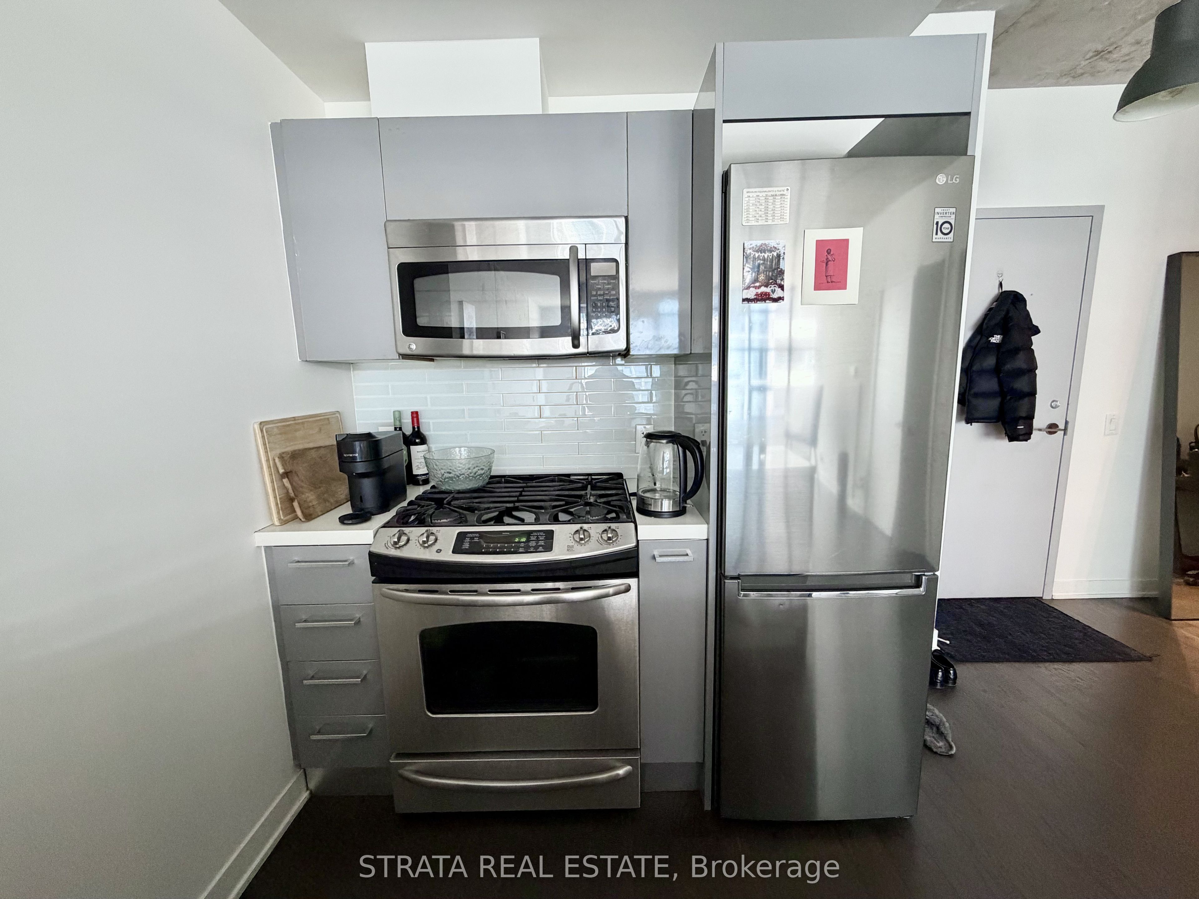 1201 Dundas Street E 606, Toronto, ON M4M 1S2 photo 4