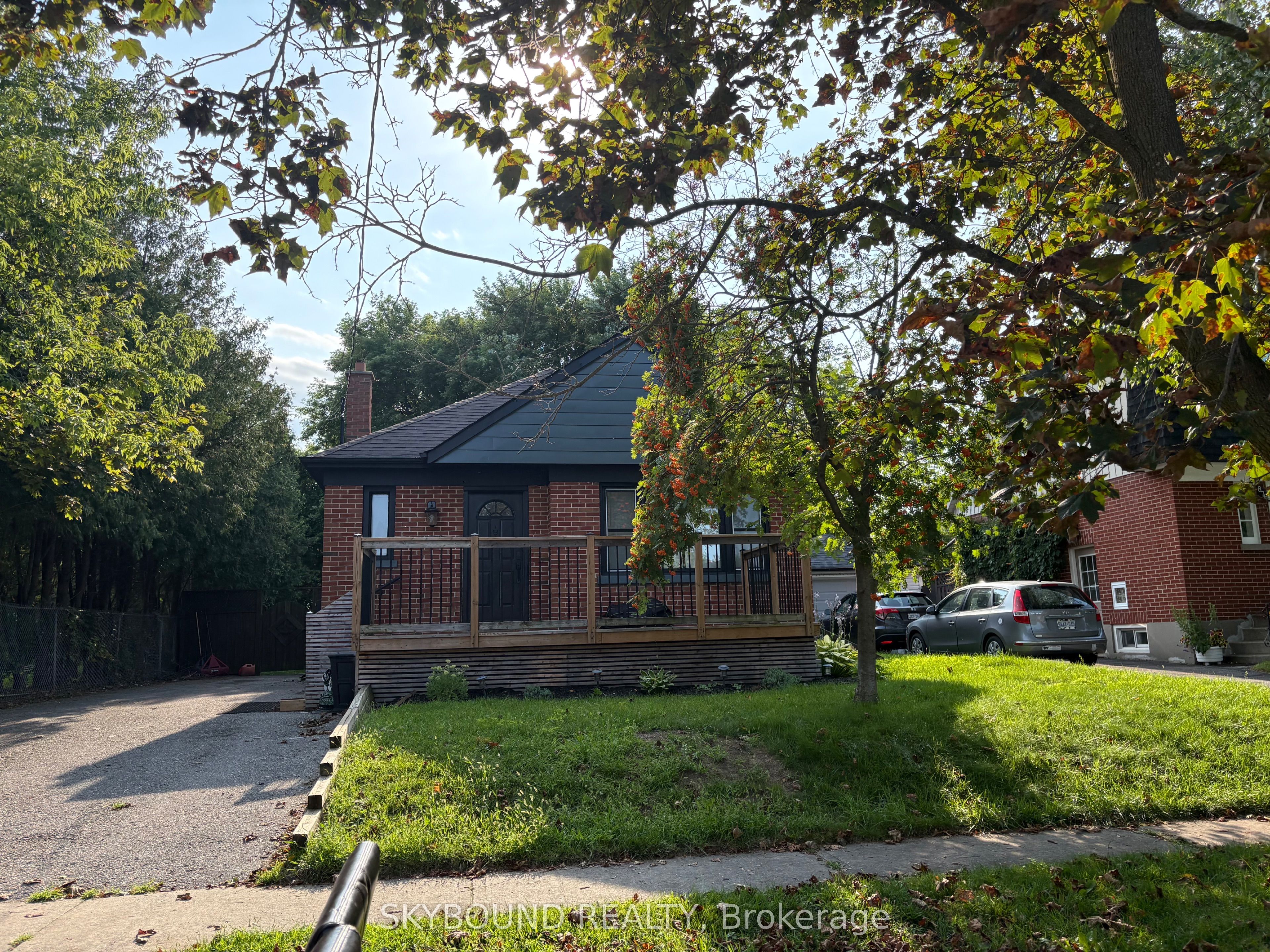 872 Masson Street Main, Oshawa, ON L1G 5A9