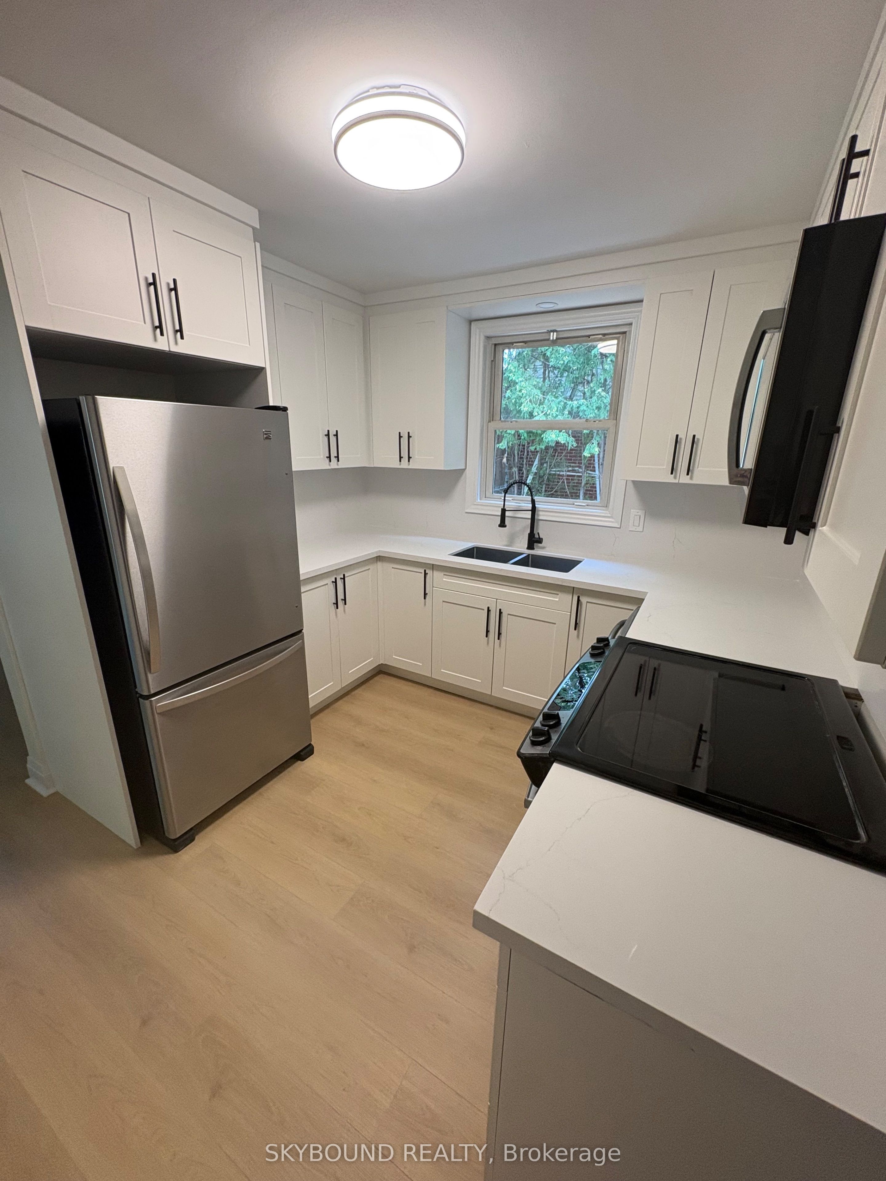 872 Masson Street Main, Oshawa, ON L1G 5A9 photo 5