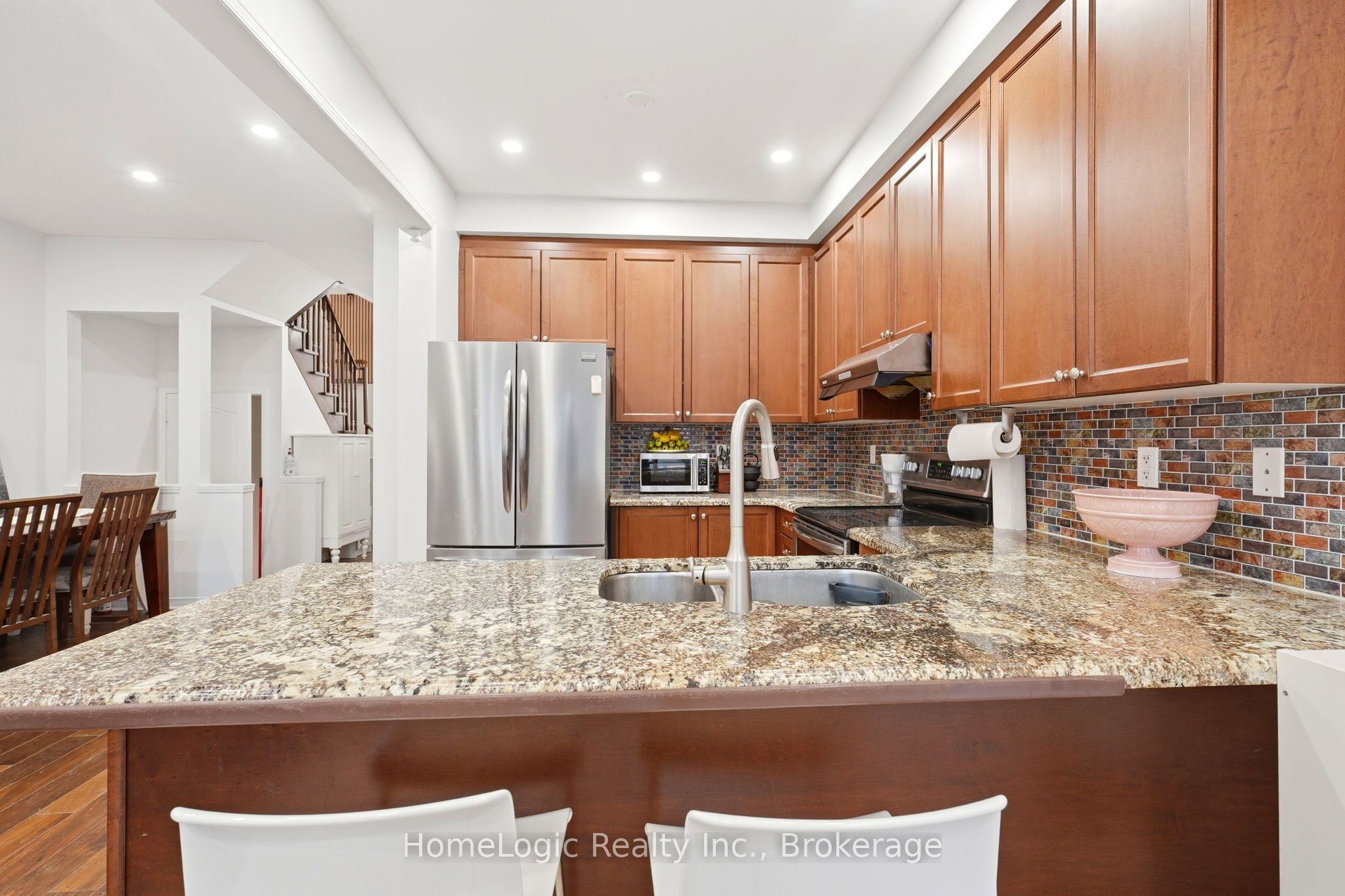 19 Nixon Heights, Toronto, ON M1L 0G1 photo 4