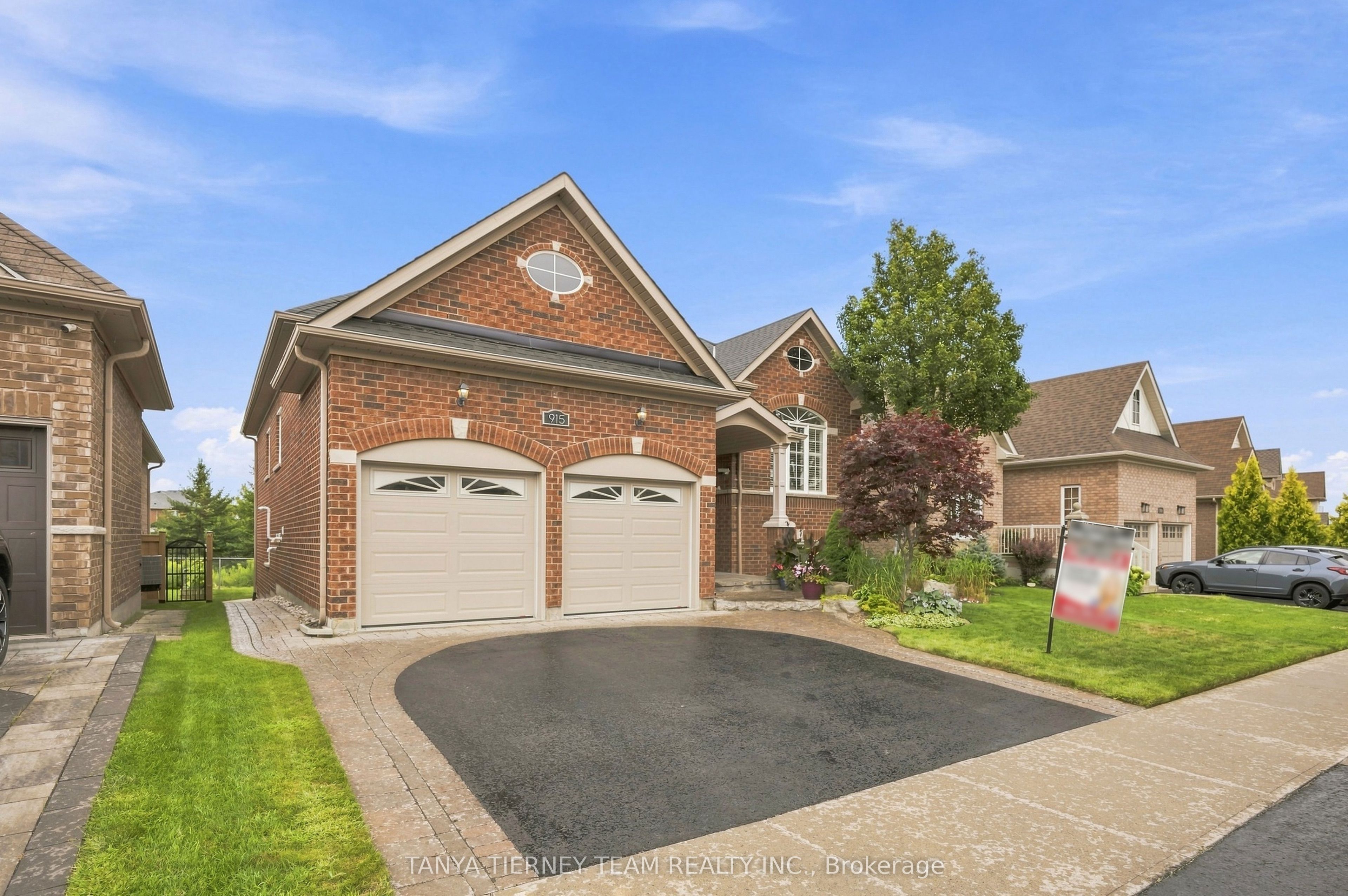 915 Black Cherry Drive, Oshawa, ON L1K 0P6 photo 2