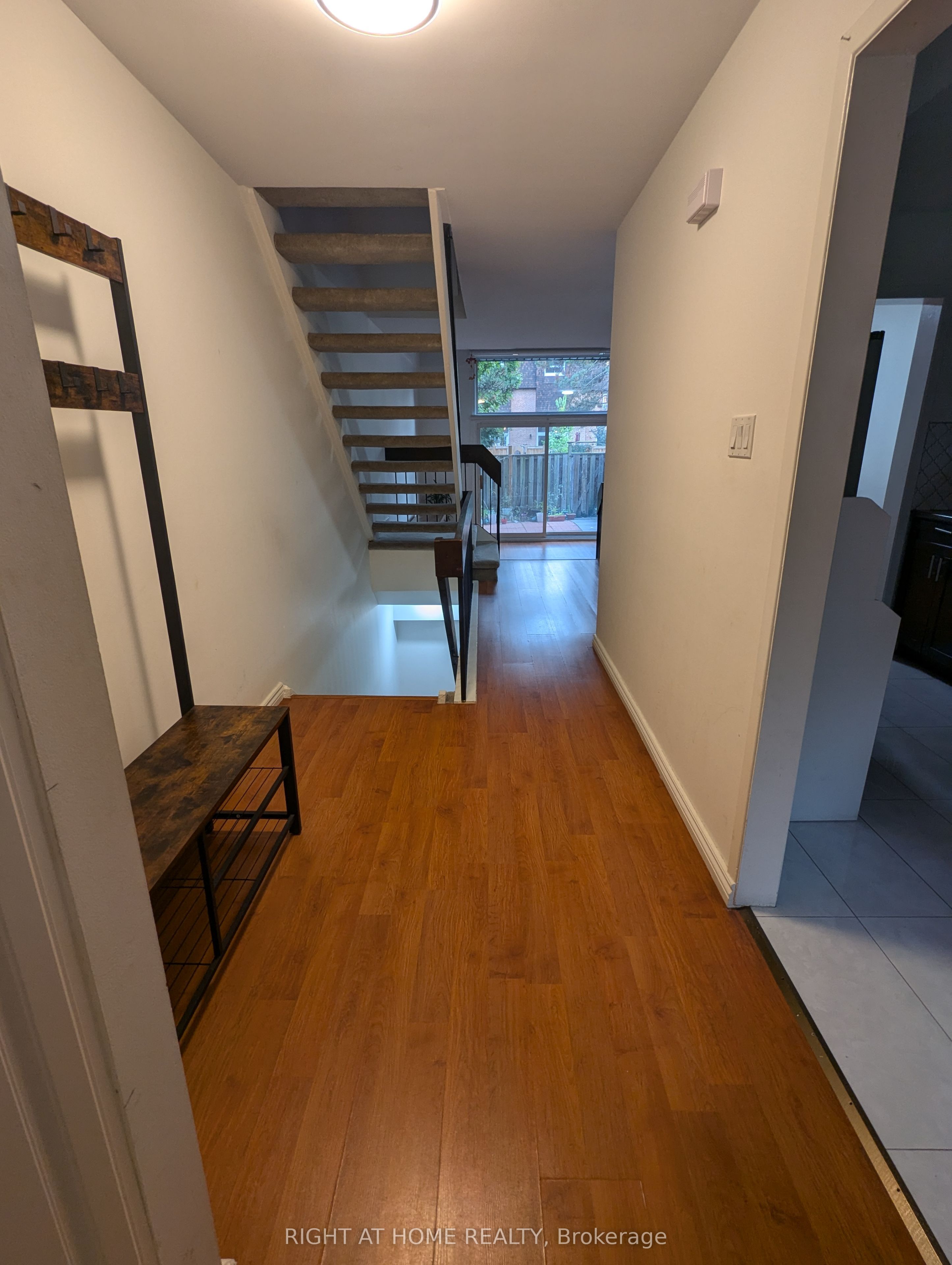 20 Hainford Street 2, Toronto, ON M1E 4Y5 photo 2