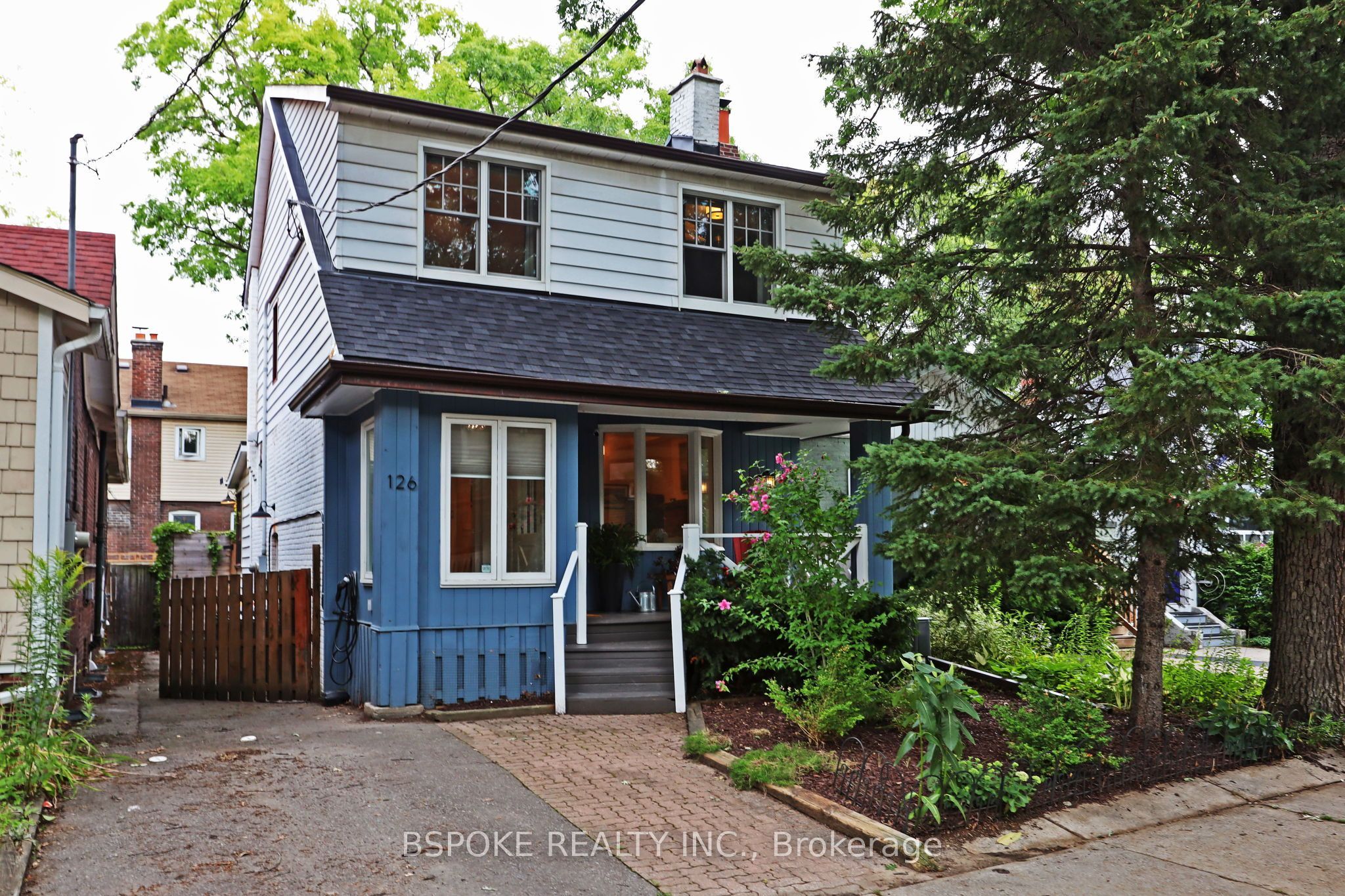 126 Oakcrest Avenue, Toronto, ON M4C 1B9 photo 2