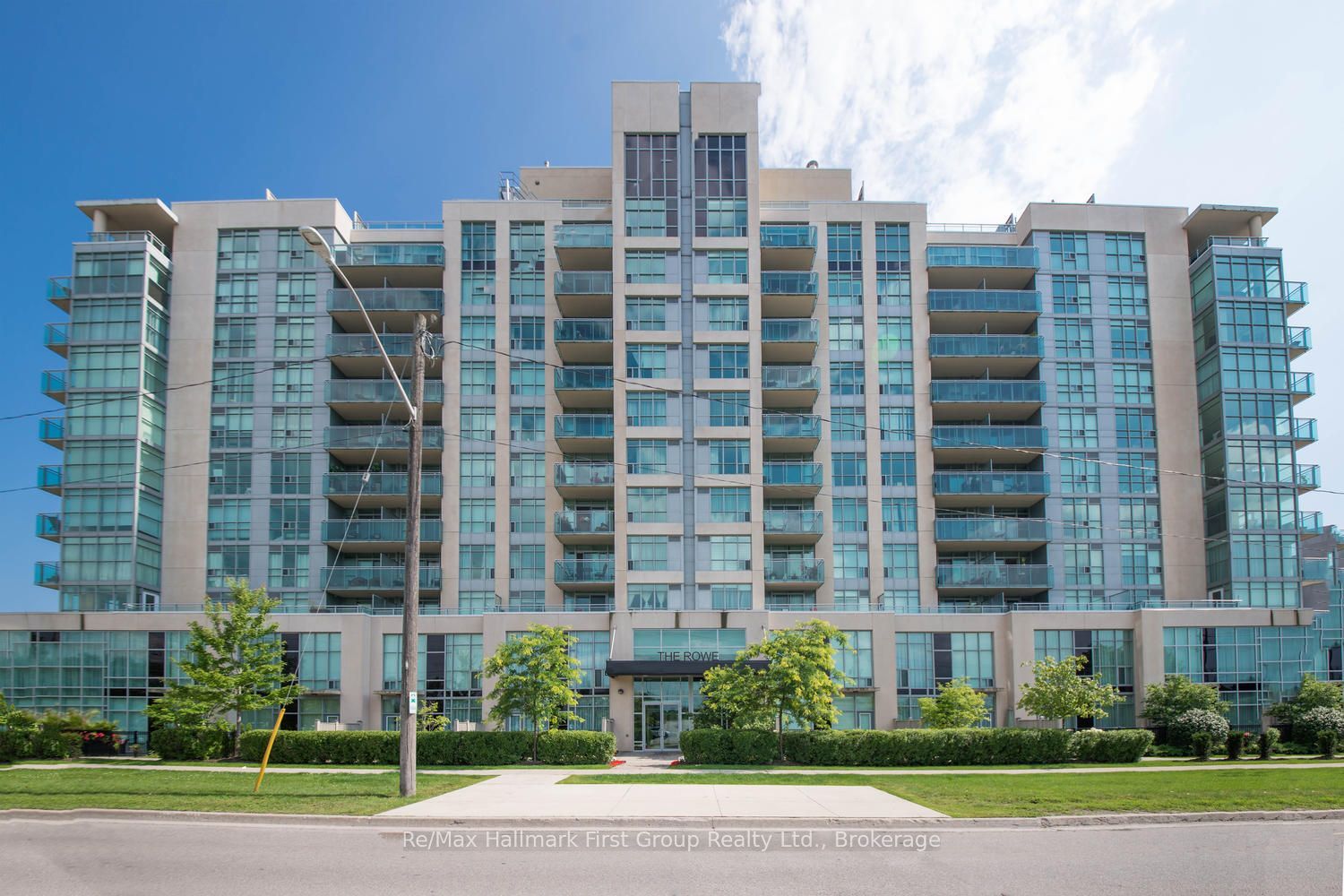 1600 Charles Street 302, Whitby, ON L1N 0G4