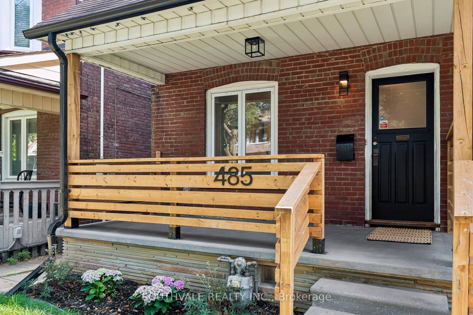 485 Strathmore Boulevard, Toronto, ON M4C 1N8 photo 3