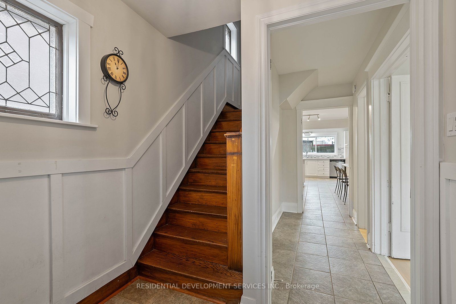363 Strathmore Boulevard, Toronto, ON M4C 1N4 photo 3