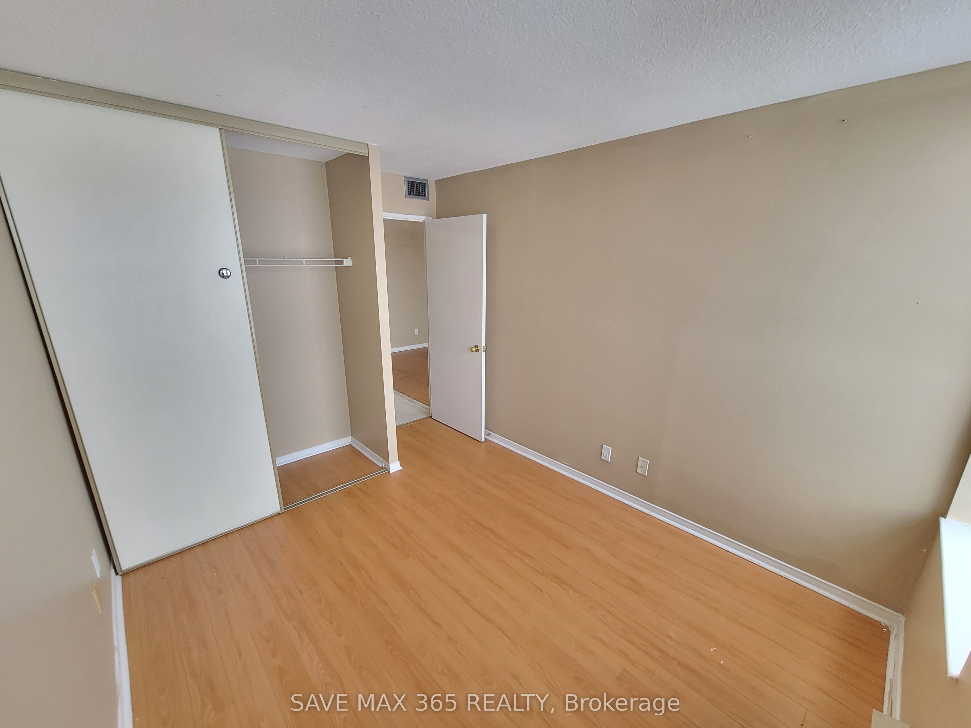 330 Mccowan Road 1405, Toronto, ON M1J 3N3 photo 4