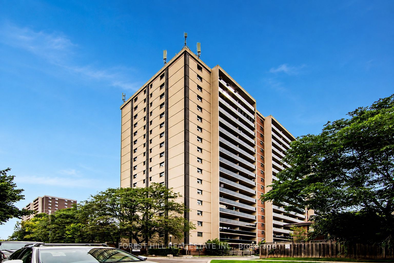 165 Barrington Avenue 301, Toronto, ON M2C 5N1 photo 5