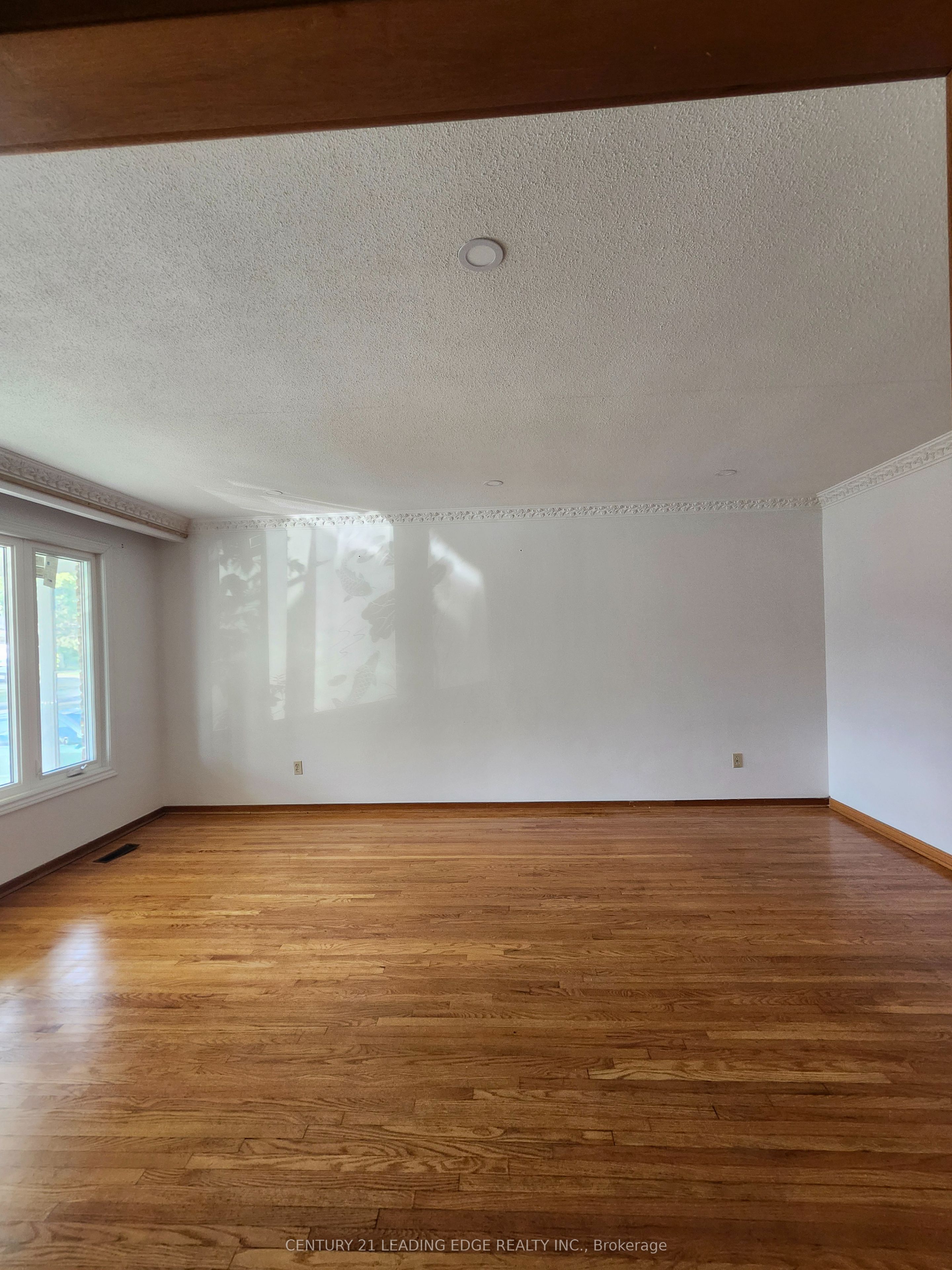 959 Huntingwood Drive S MAIN, Toronto, ON M1S 1K3 photo 4