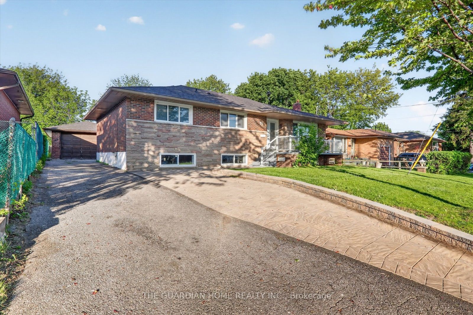 75 Durham Street Bsmt, Oshawa, ON L1J 5P6 photo 3