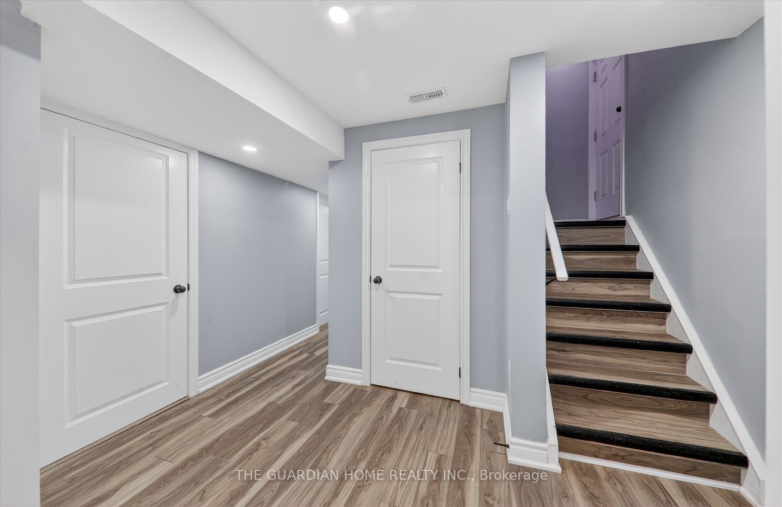 75 Durham Street Bsmt, Oshawa, ON L1J 5P6 photo 5