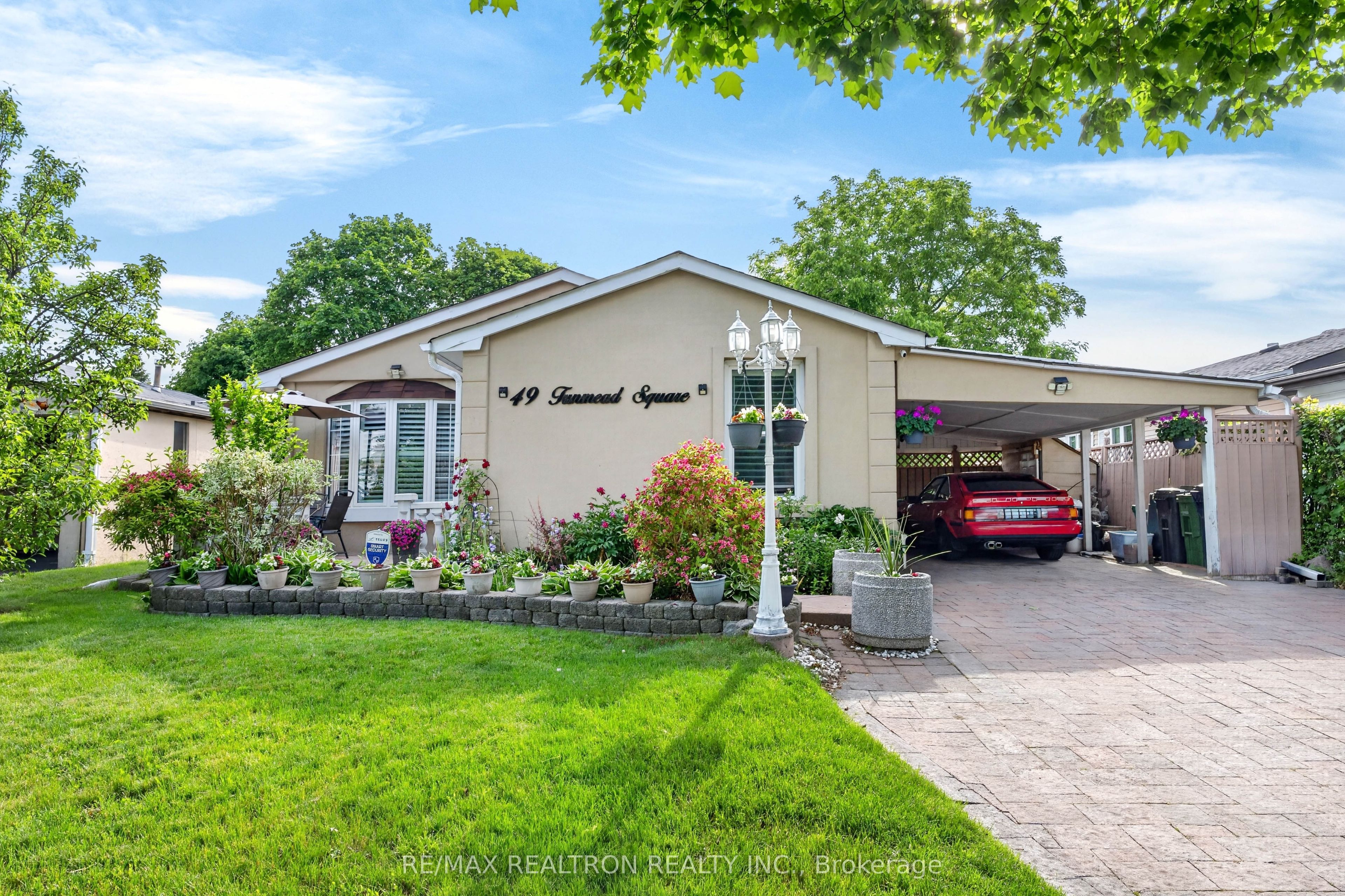 49 Tunmead Square, Toronto, ON M1B 1X1