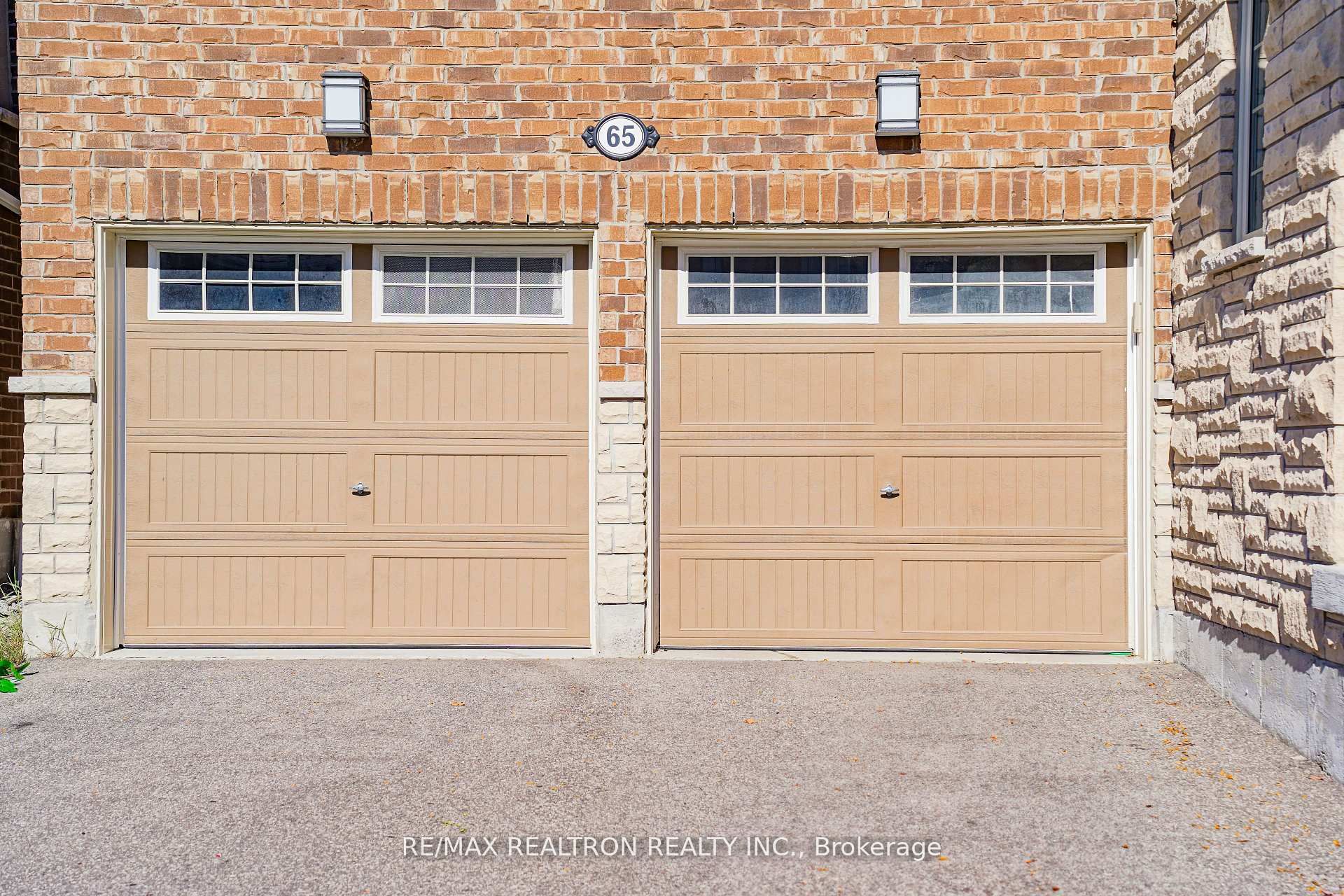 65 Westfield Drive, Whitby, ON L1P 0E9 photo 3