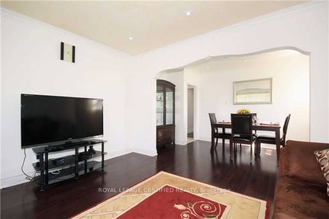 109 Hiscock Boulevard Lower, Toronto, ON M1G 1T3 photo 2
