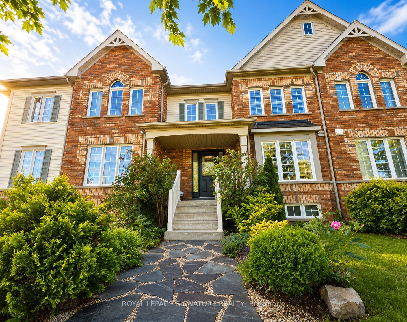 12 Blytheway Gate, Ajax, ON L1T 0J5